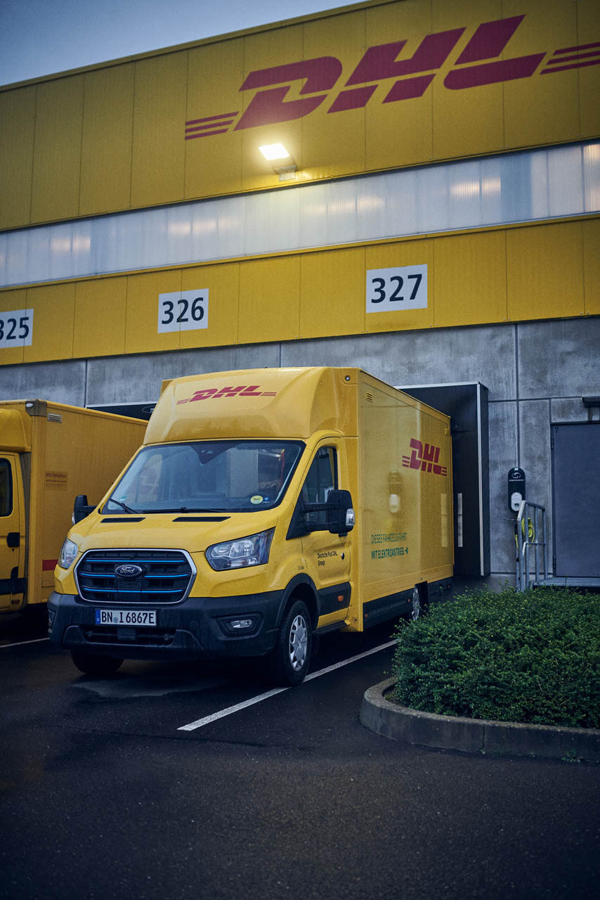 DHLExpressFordETransit15
