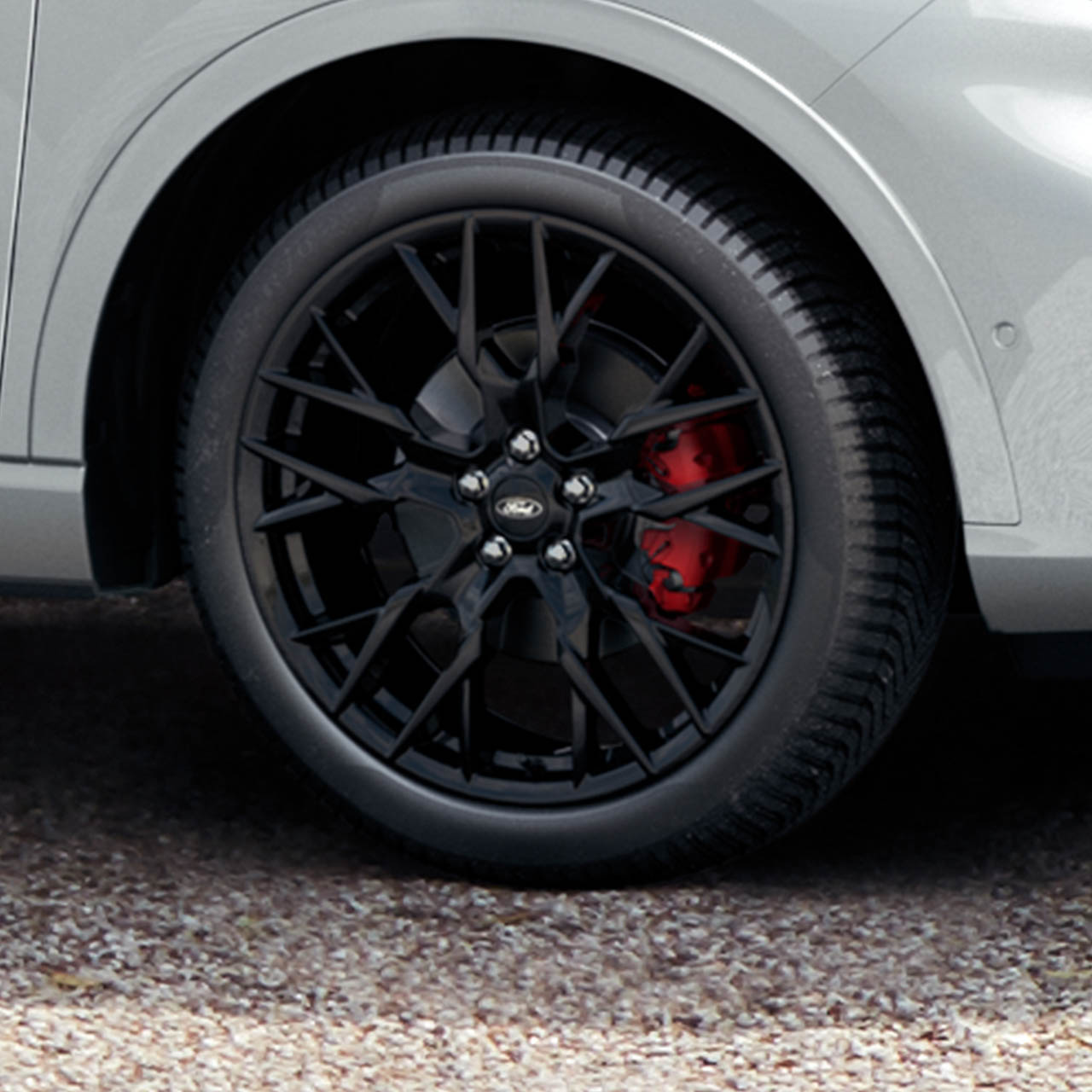 fordkugaphevblackpackage07