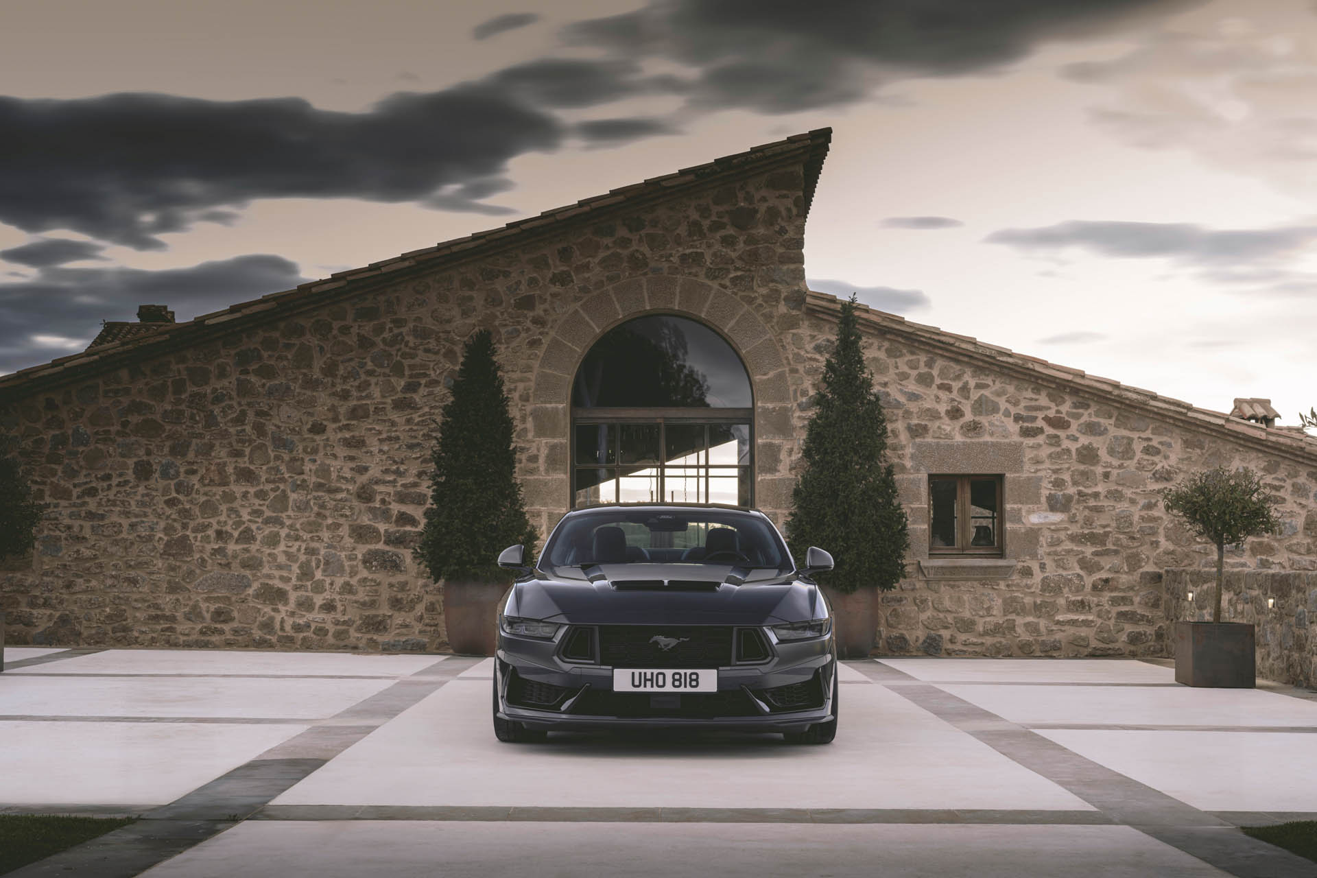 2024 FORD MUSTANG DARK-HORSE 03