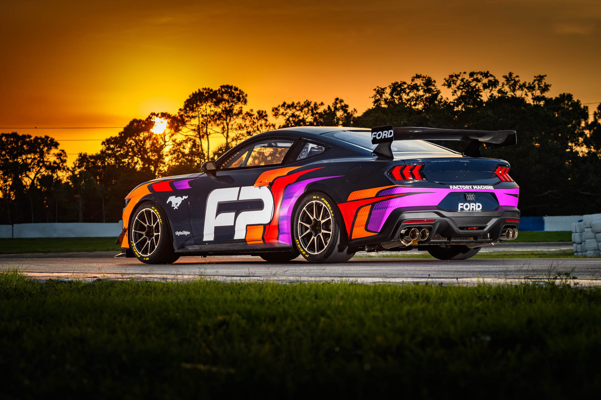 Ford Mustang GT4 23