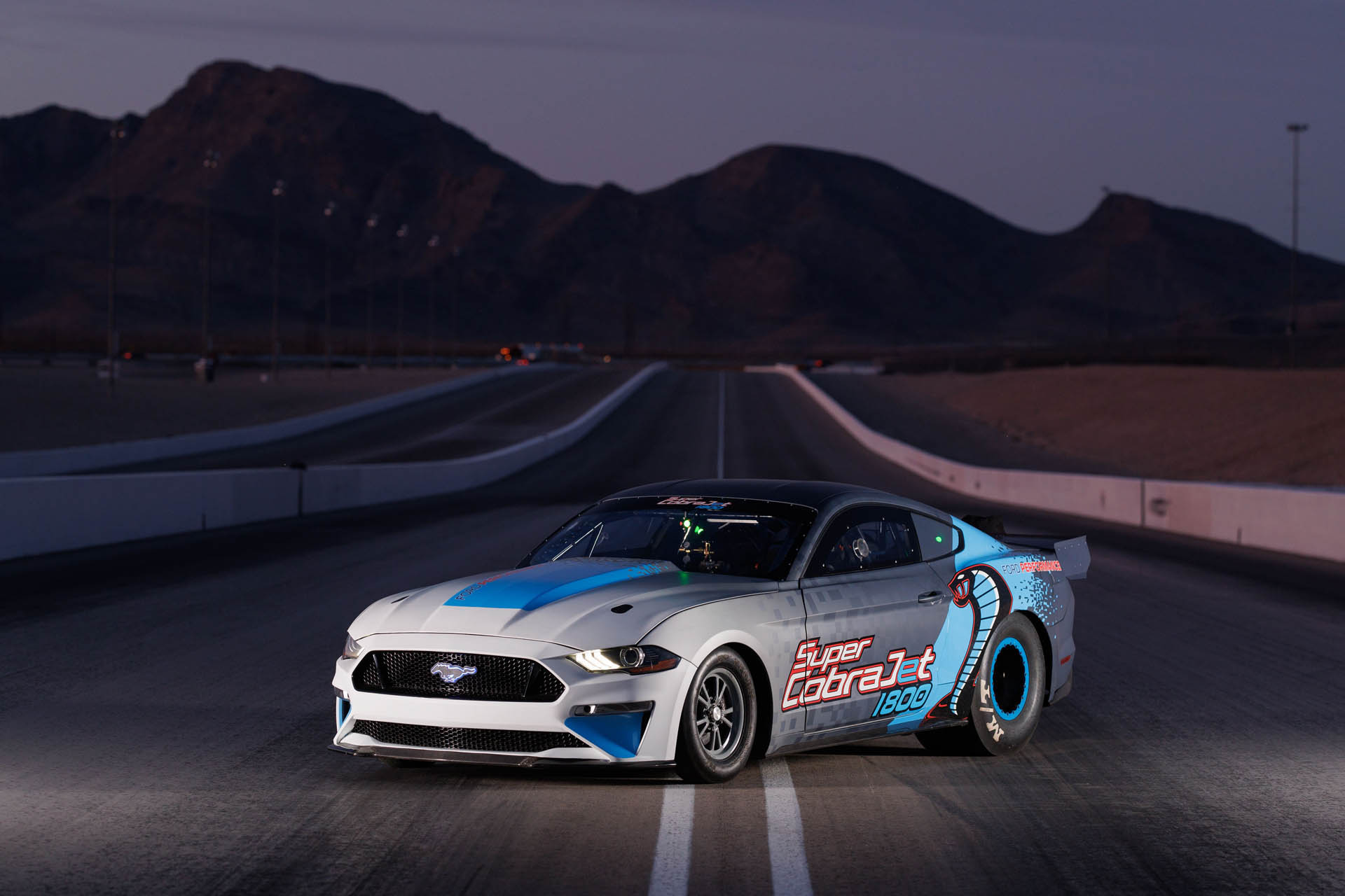 Mustang Super Cobra Jet 1800 01
