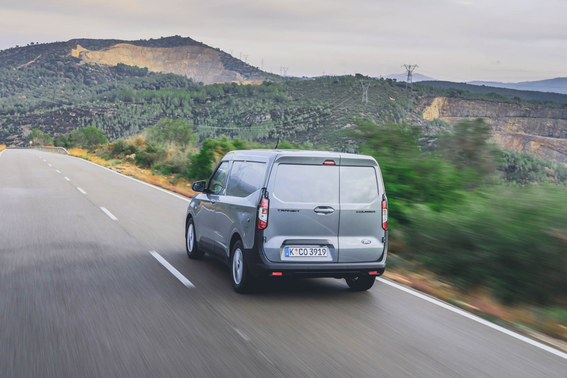 Ford Transit Courier 2024 33