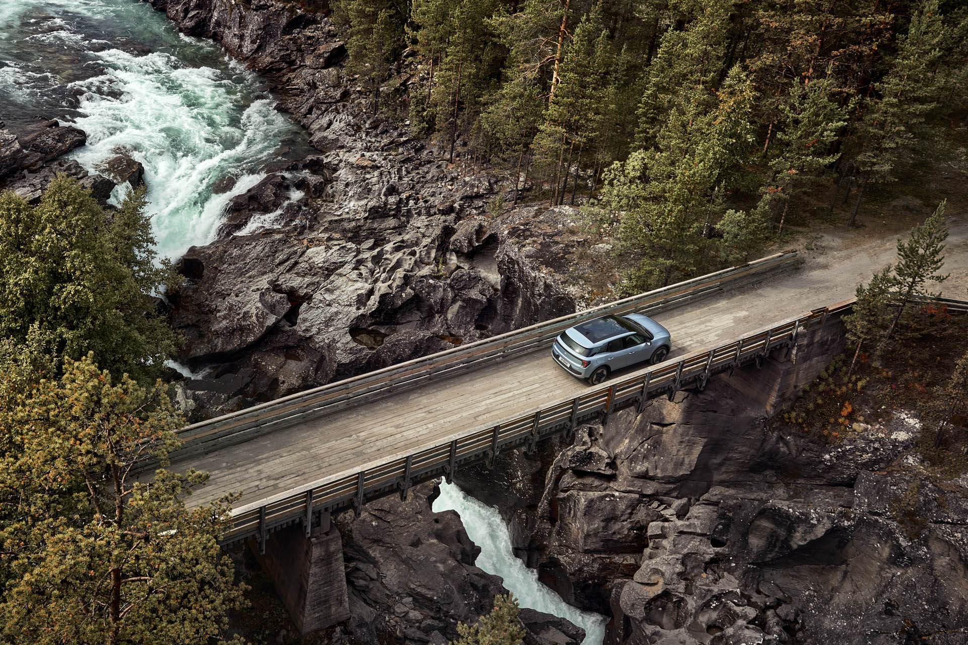 FORD Electric Explorer13