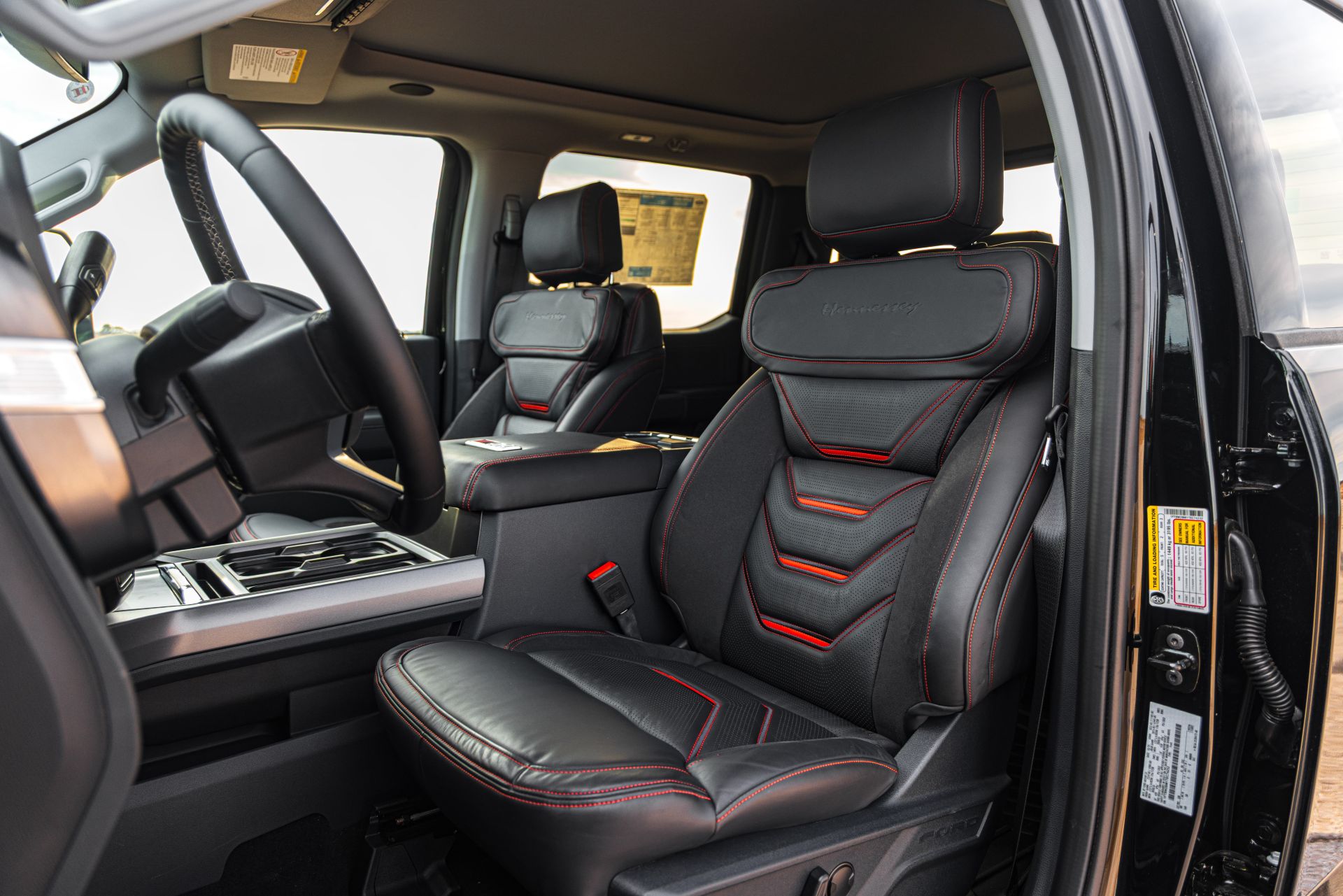 Hennessey Velociraptor 2026 22