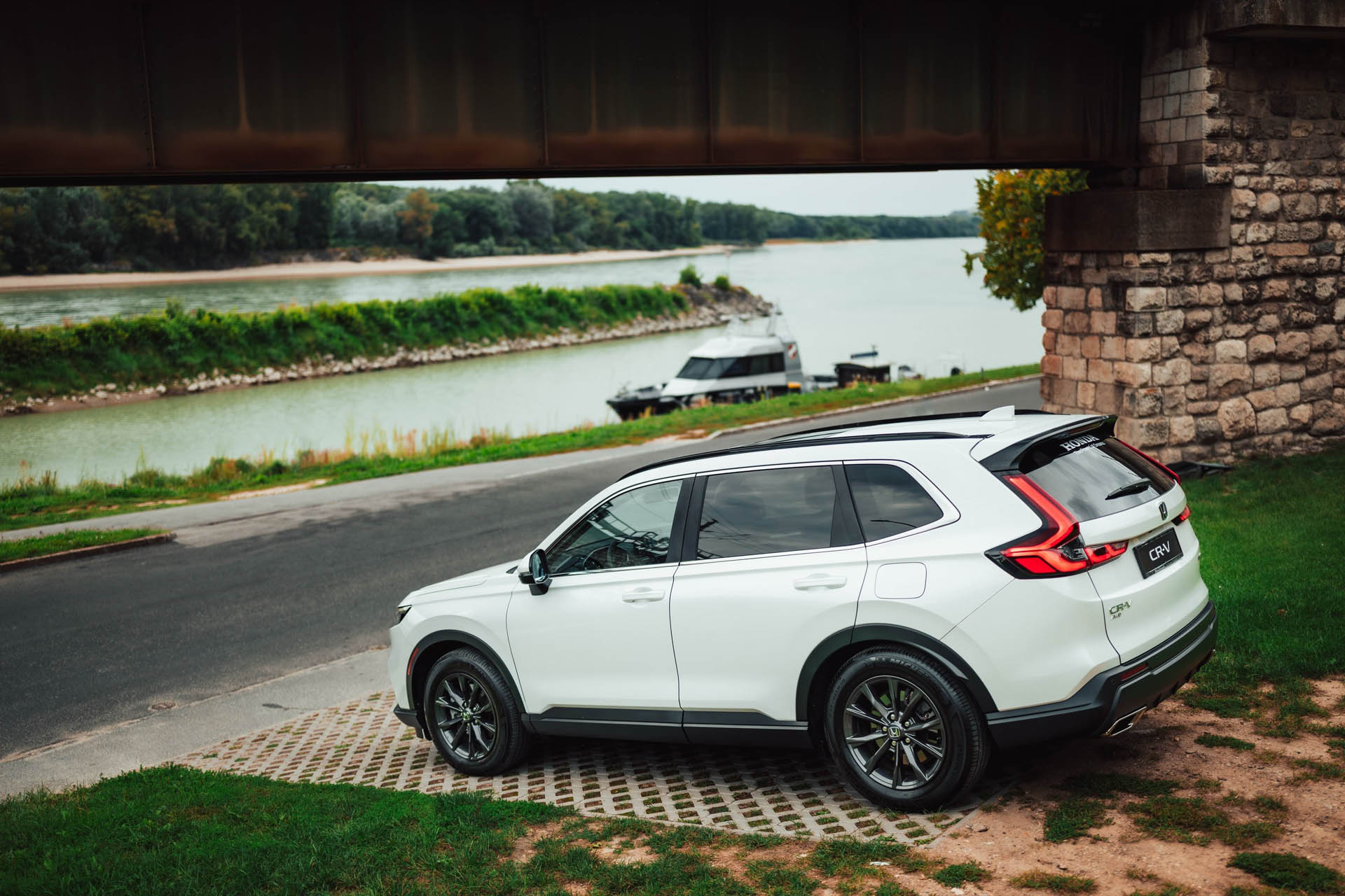 545068 CR-V 30 Anniversary