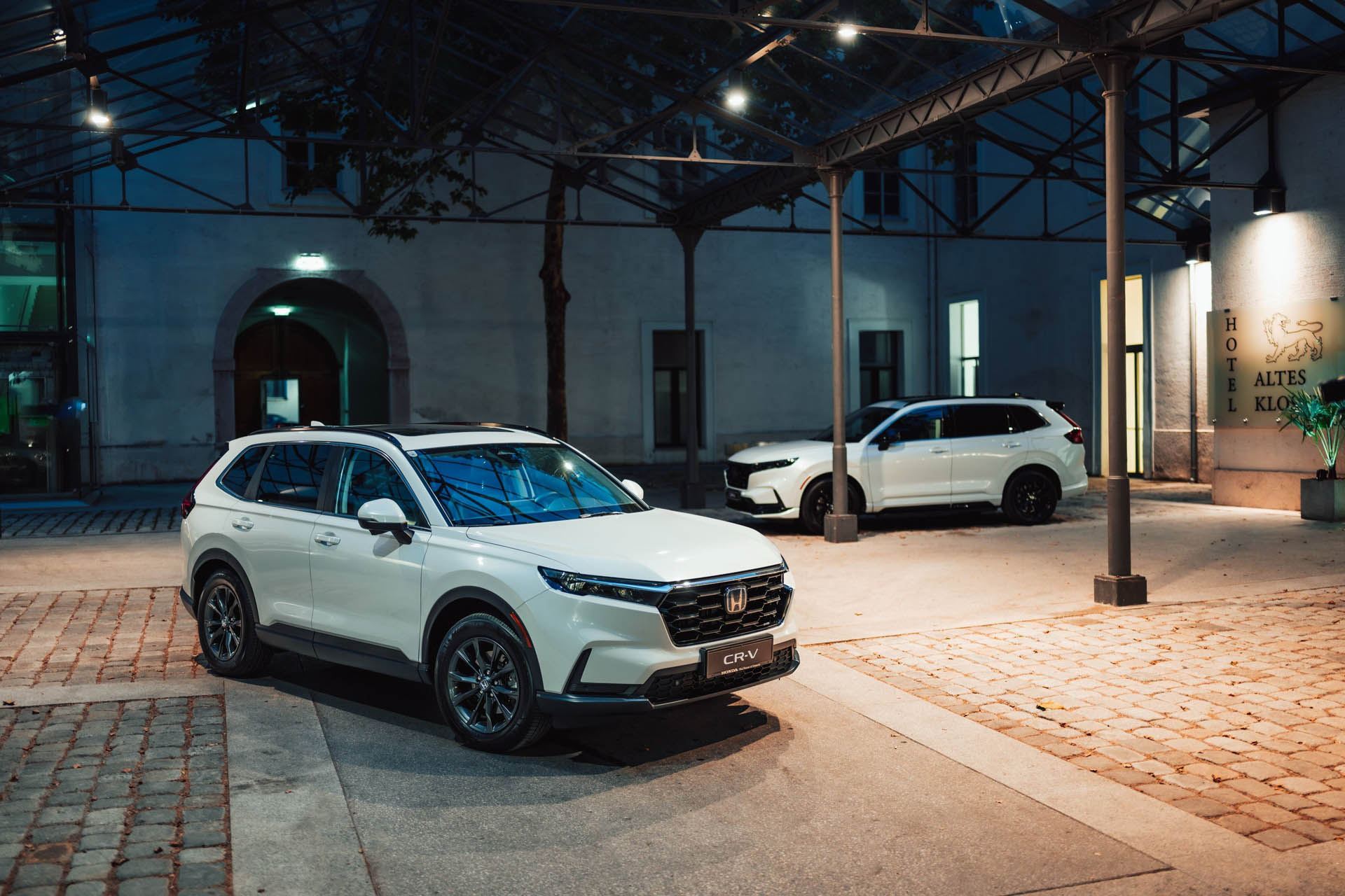 545072 CR-V 30 Anniversary