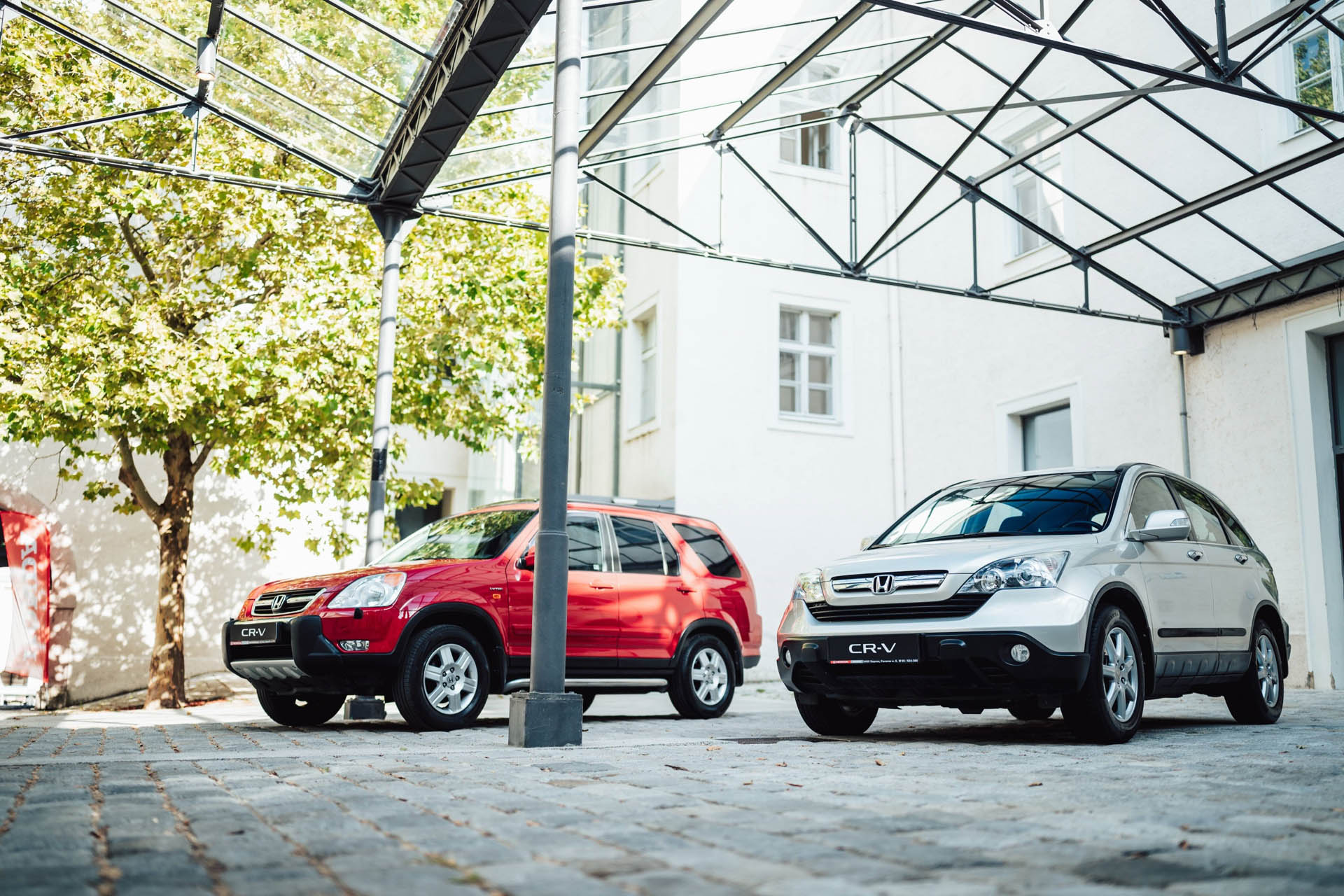 545192 CR-V 30 Anniversary