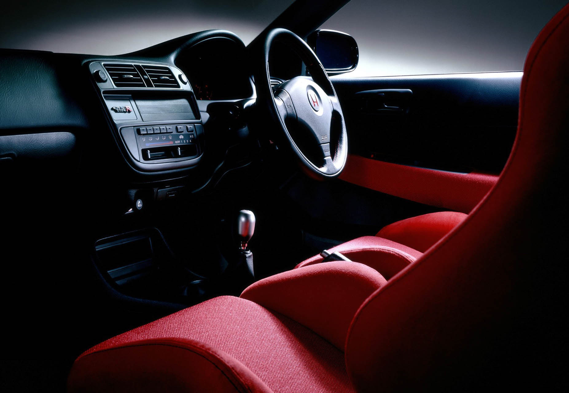 410193 HONDA CELEBRATES 25 YEARS OF THE CIVIC TYPE R