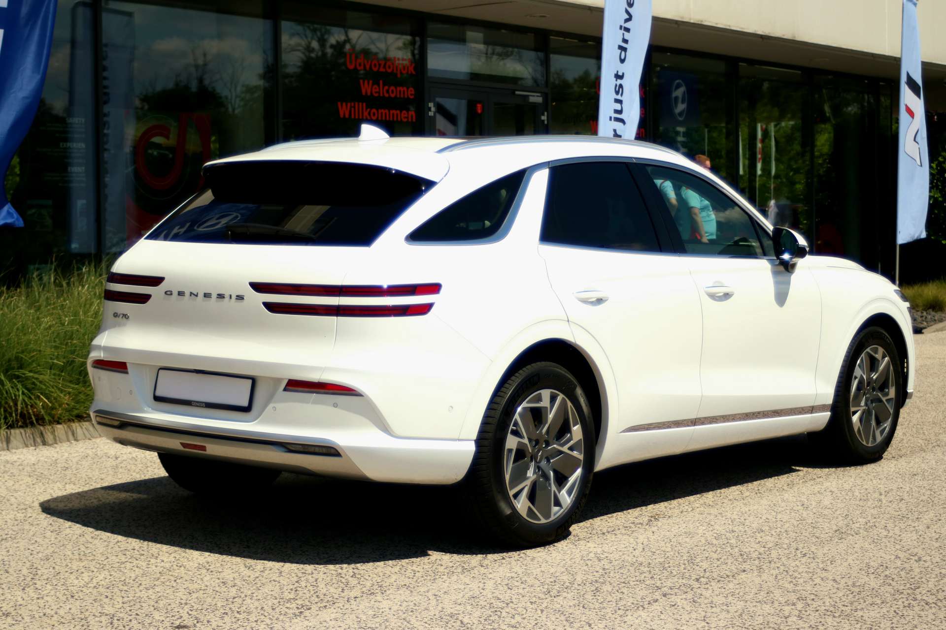Genesis GV 70 9
