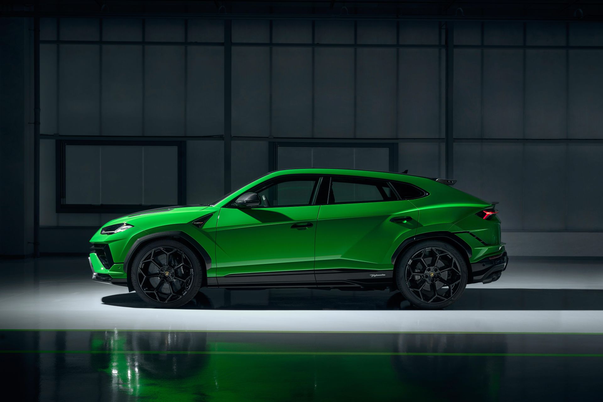 lamborghini urus 16