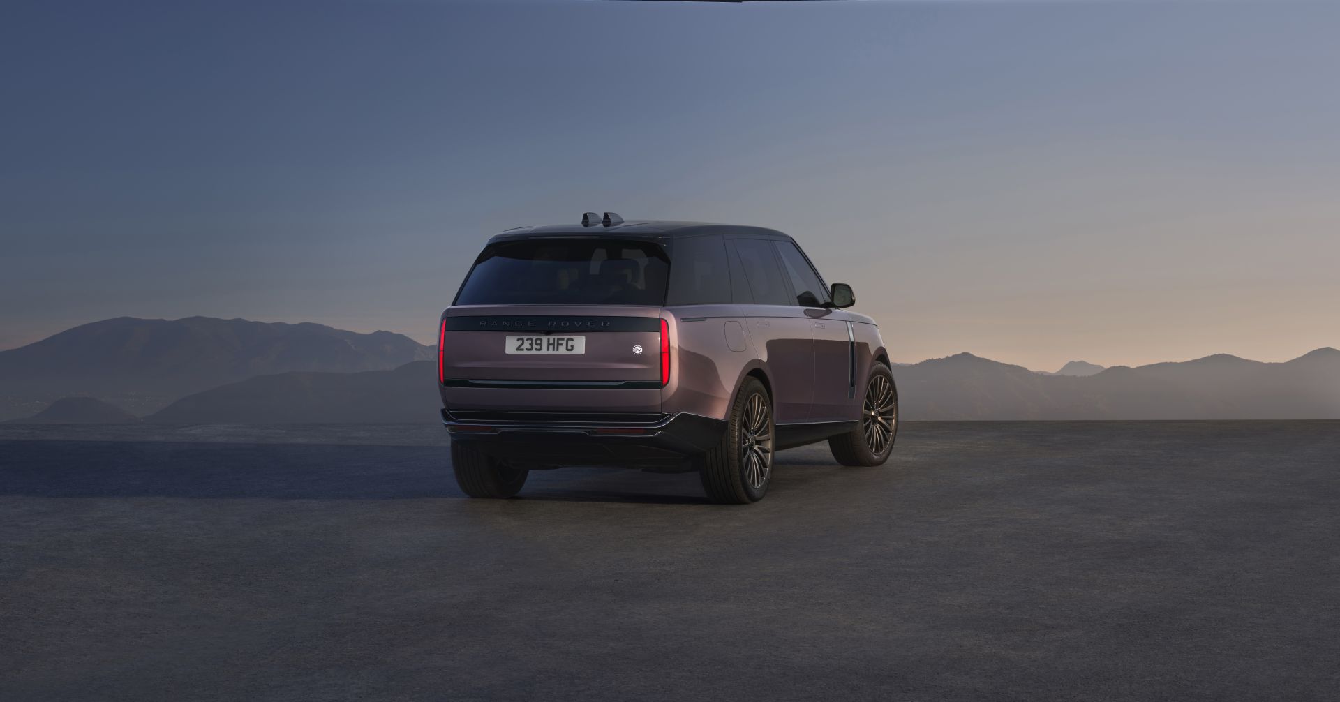 RANGE ROVER ELECTRIC REAR 3-4 02 09 26 0