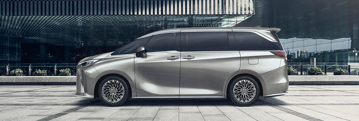 Lexus LM nyito