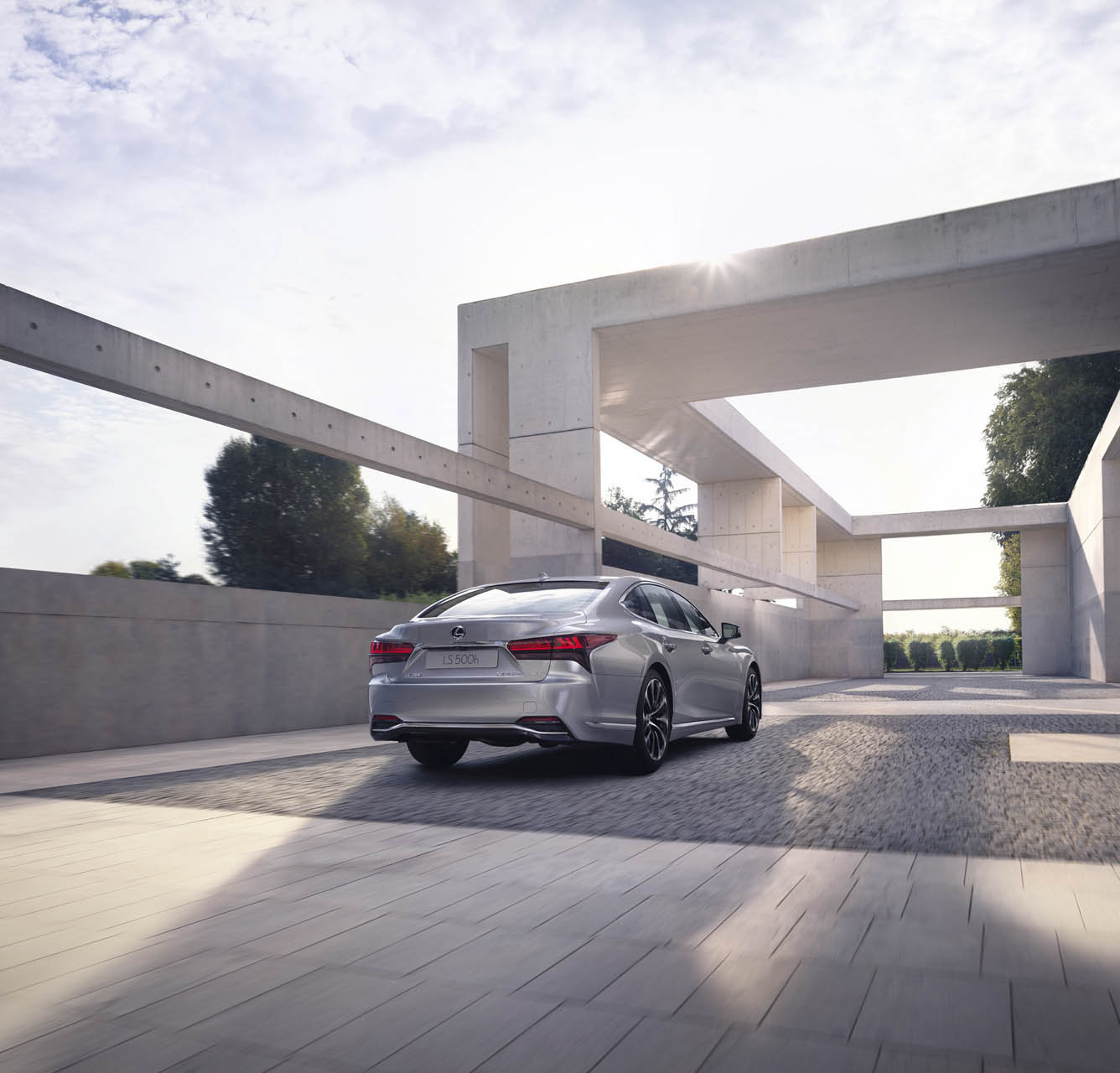 lexusls2023l