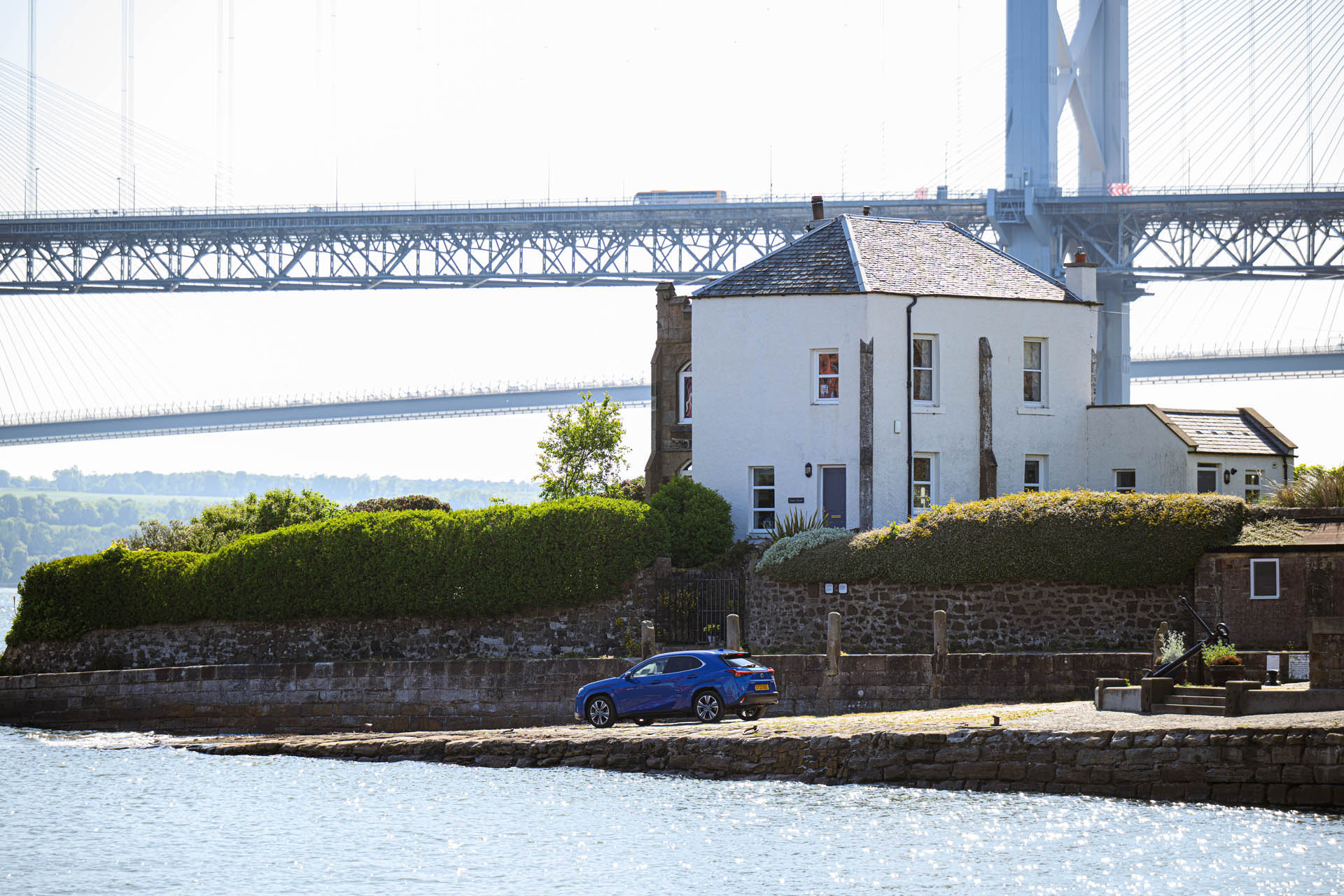 lexus ux300e my23 11