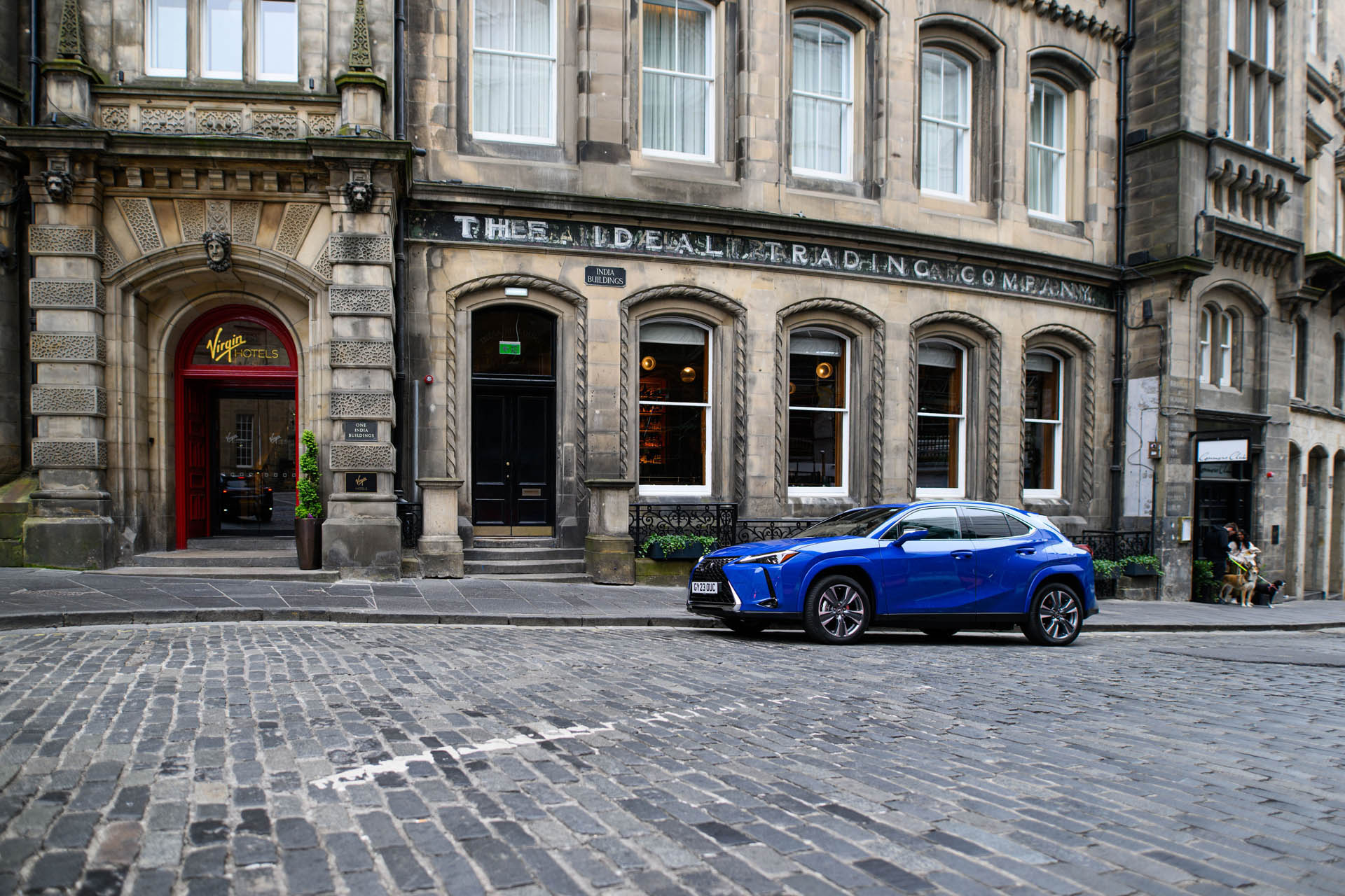 lexus ux300e my23 33