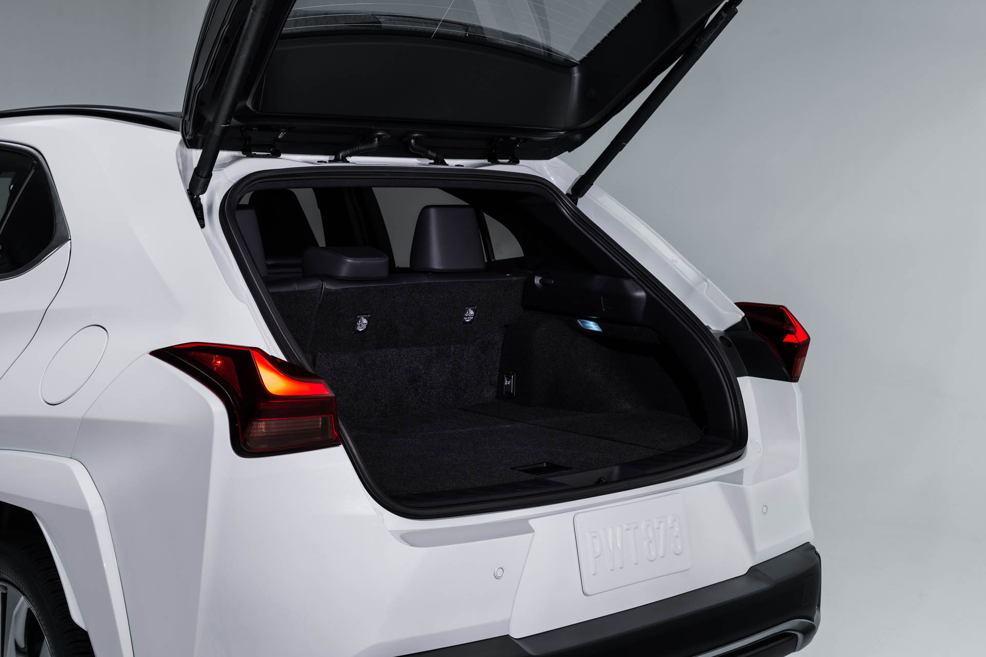 Lexus UXh 2025 03