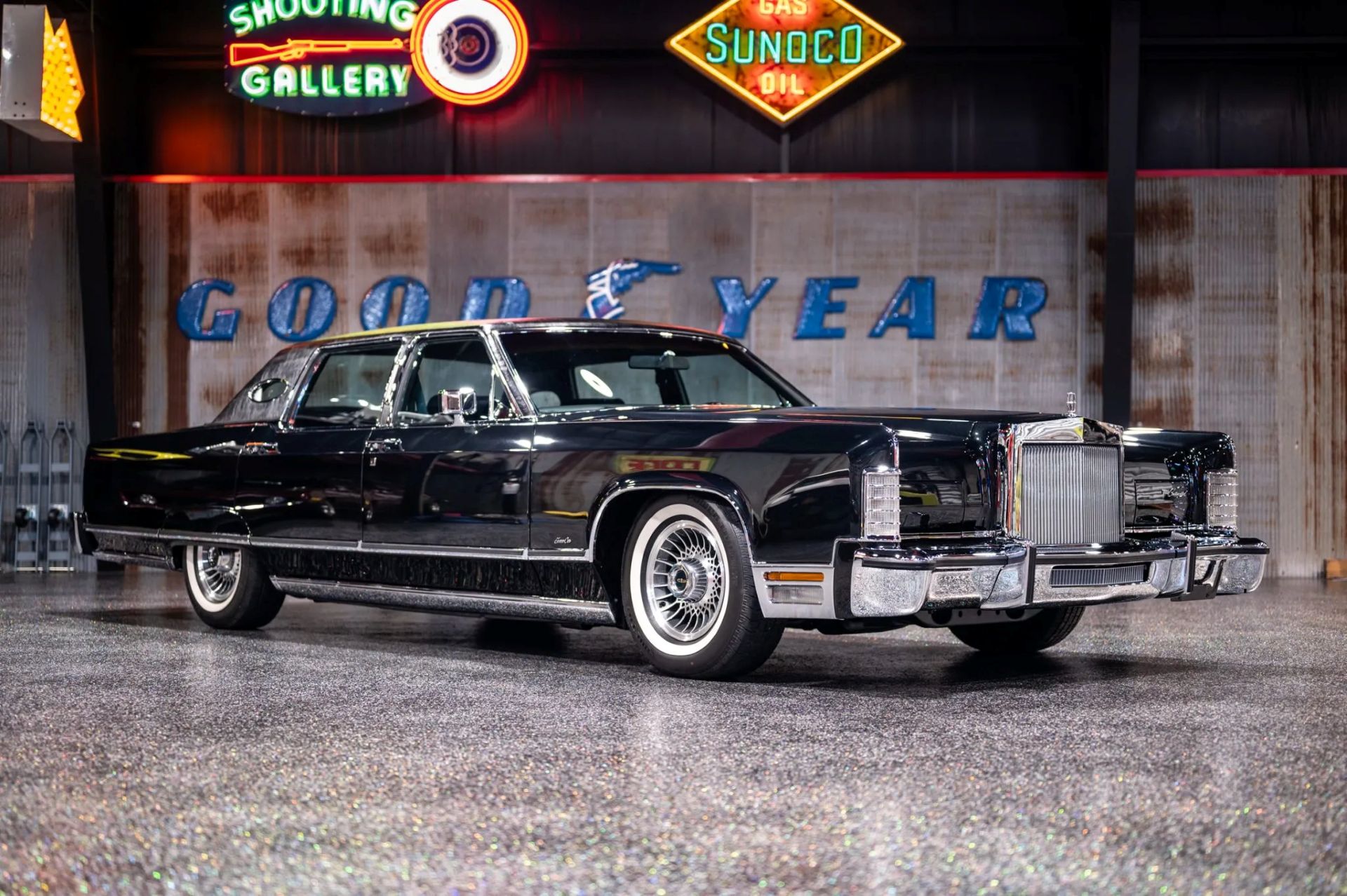 lincoln continental town car 1977 with coyote V8 03