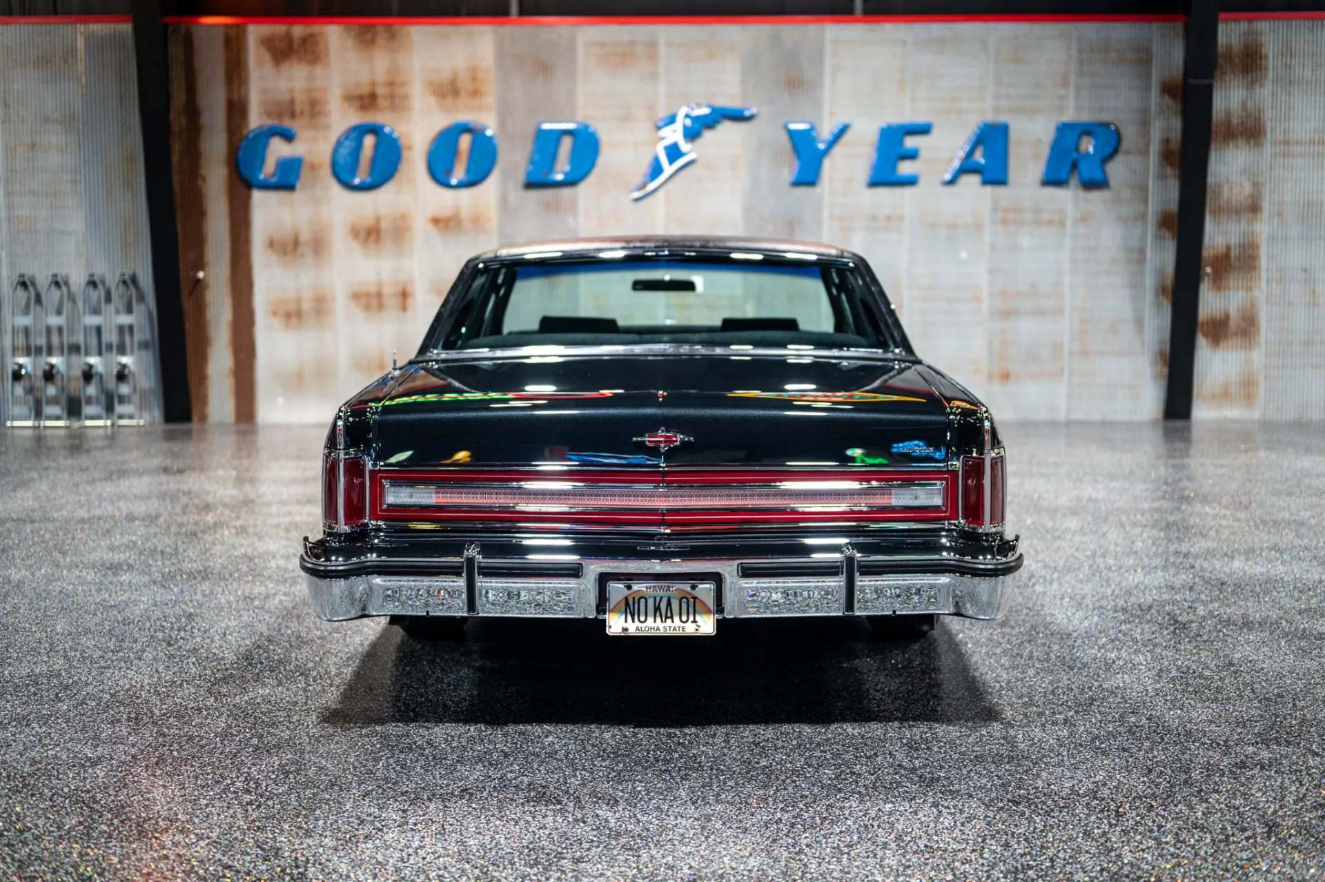 lincoln continental town car 1977 with coyote V8 08