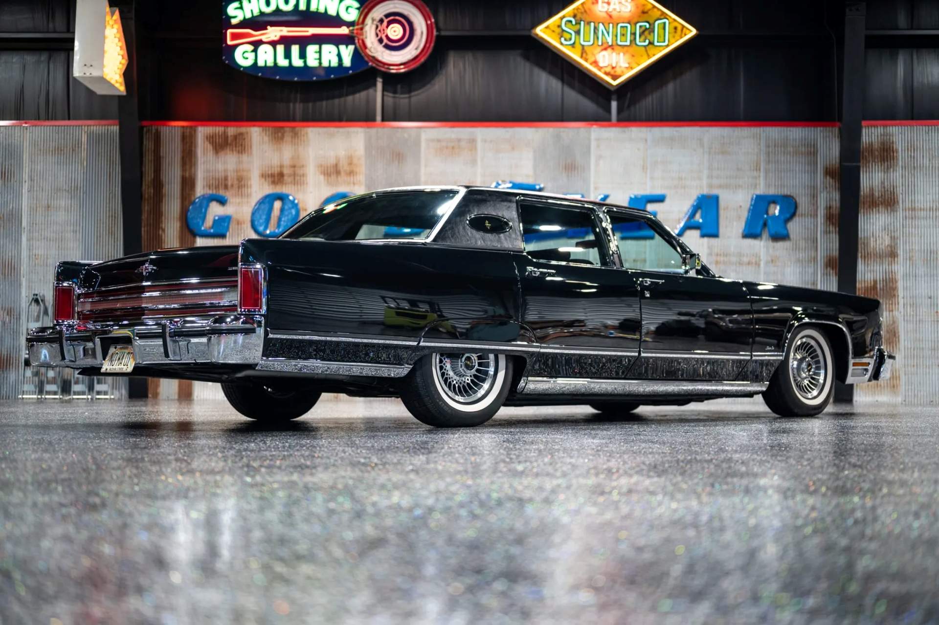 lincoln continental town car 1977 with coyote V8 09