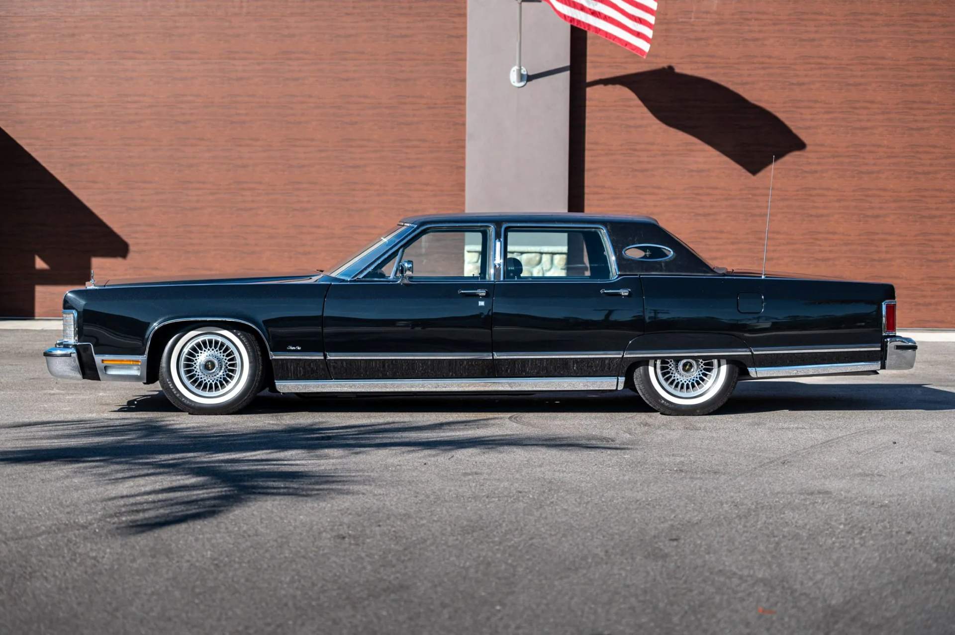 lincoln continental town car 1977 with coyote V8 15