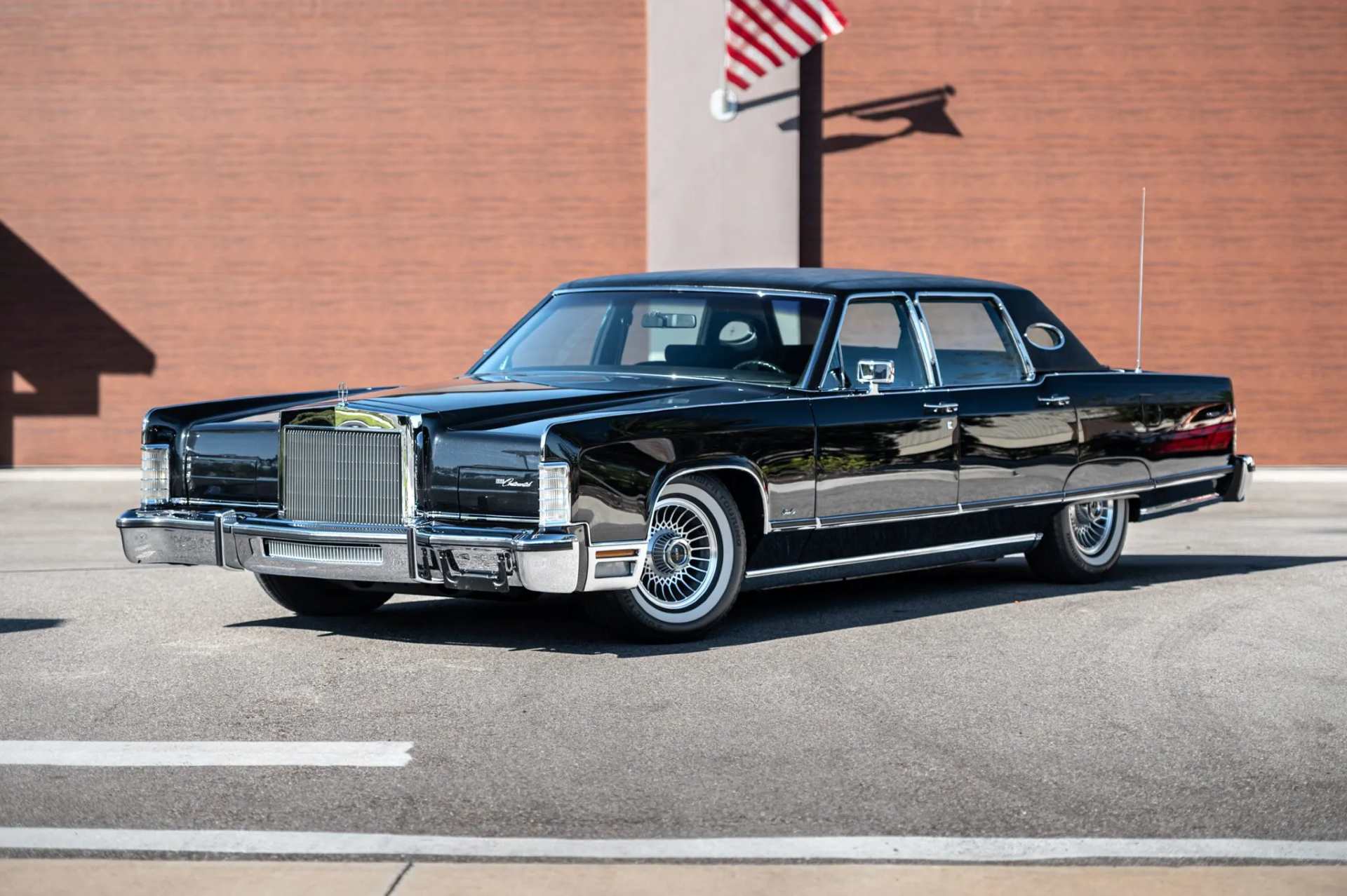 lincoln continental town car 1977 with coyote V8 18