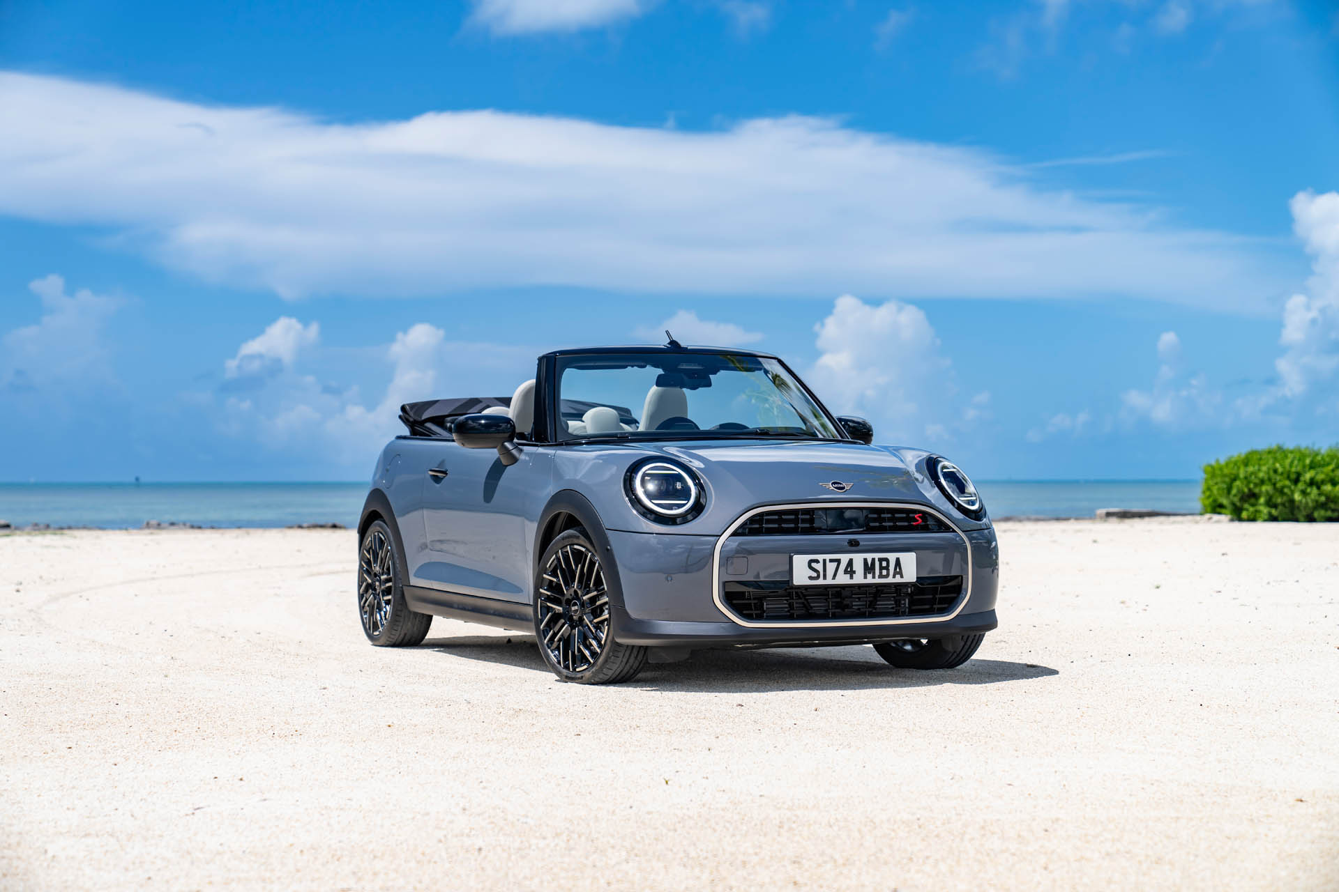 MINI Cooper S Convertible 2024 12