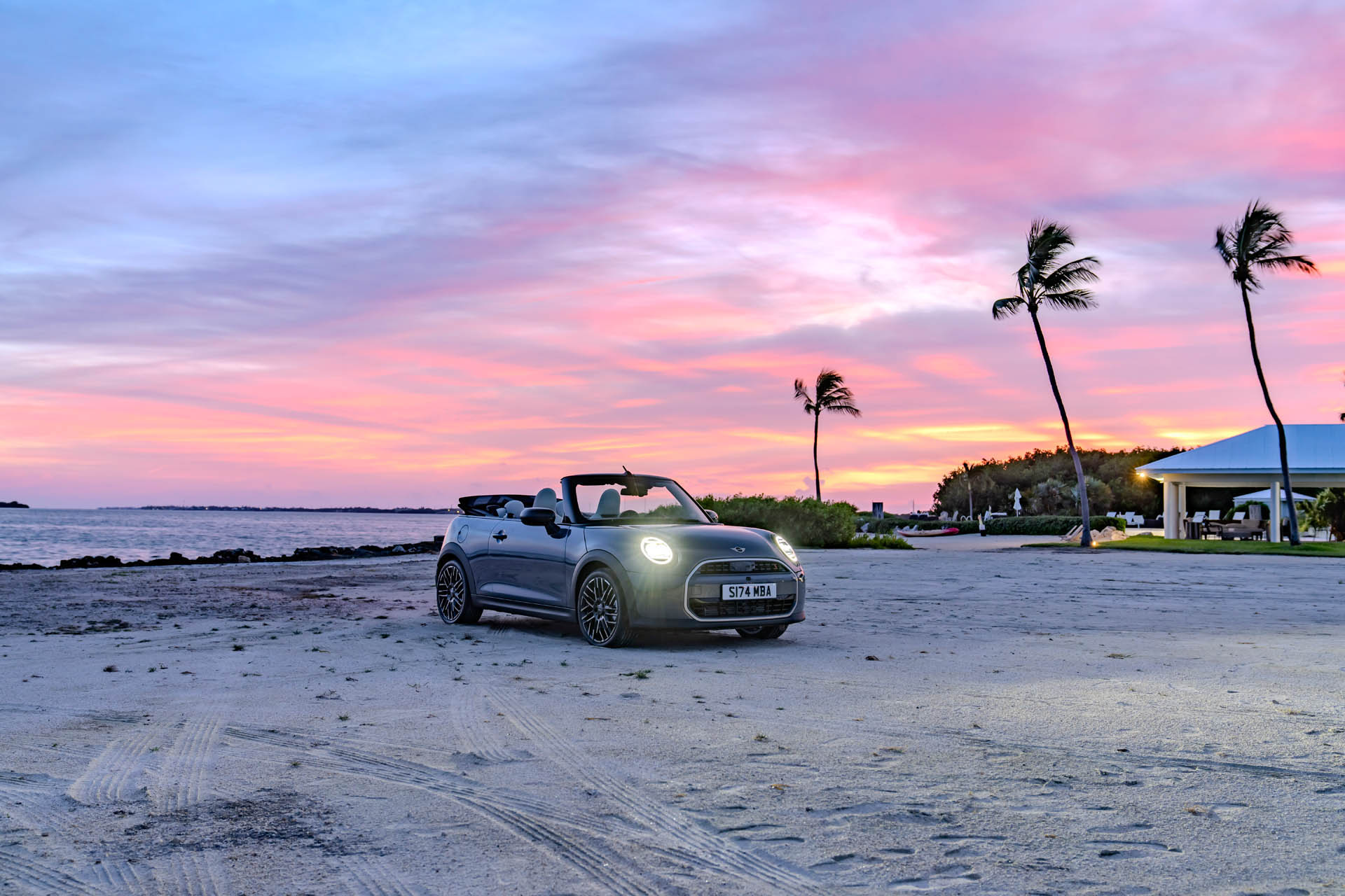 MINI Cooper S Convertible 2024 23