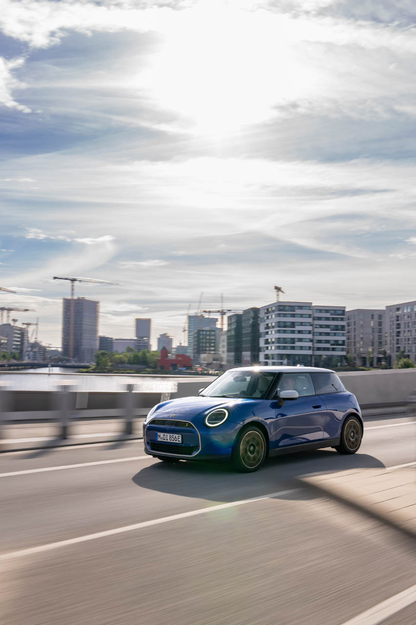 MINI Cooper SE 01