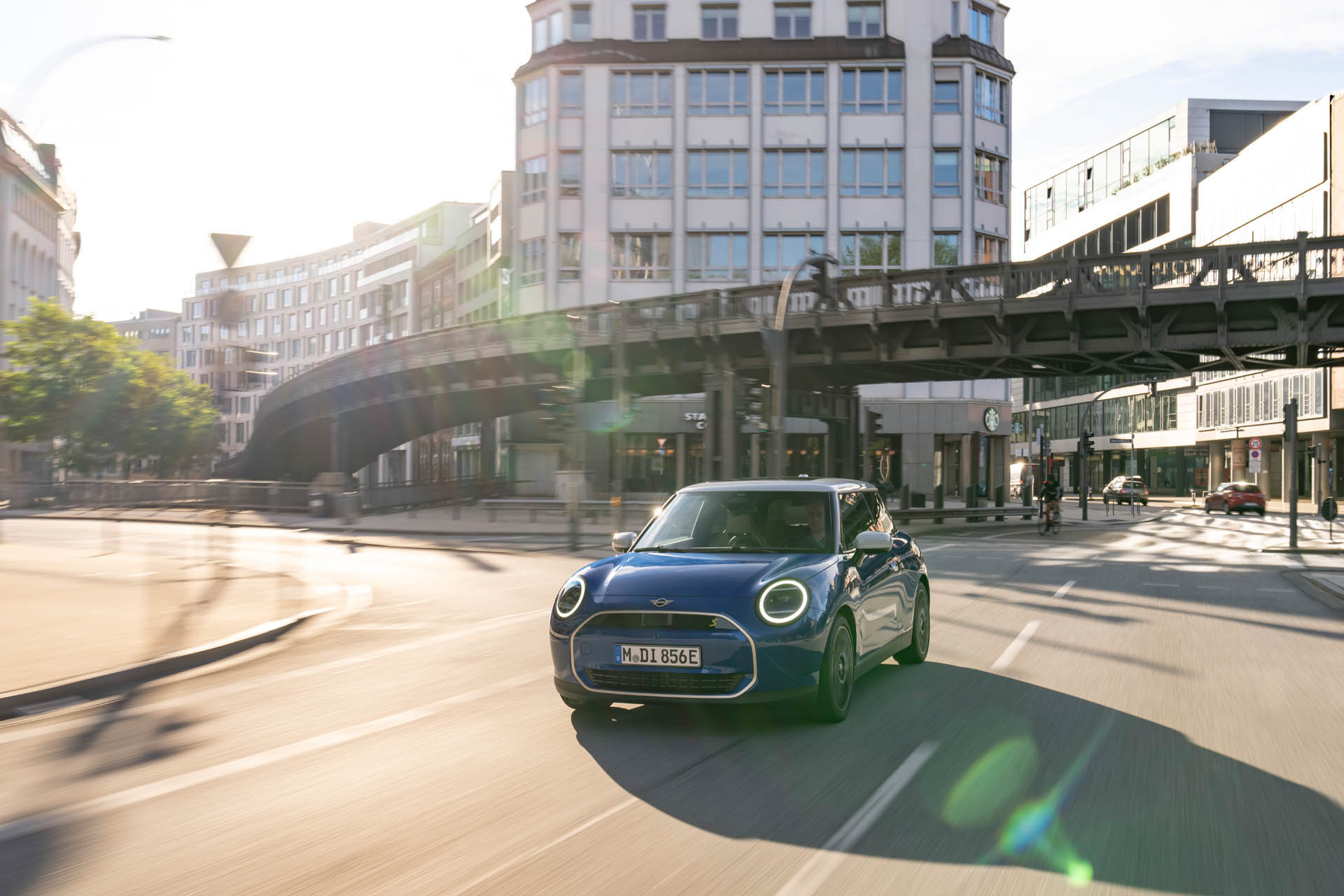 MINI Cooper SE 05