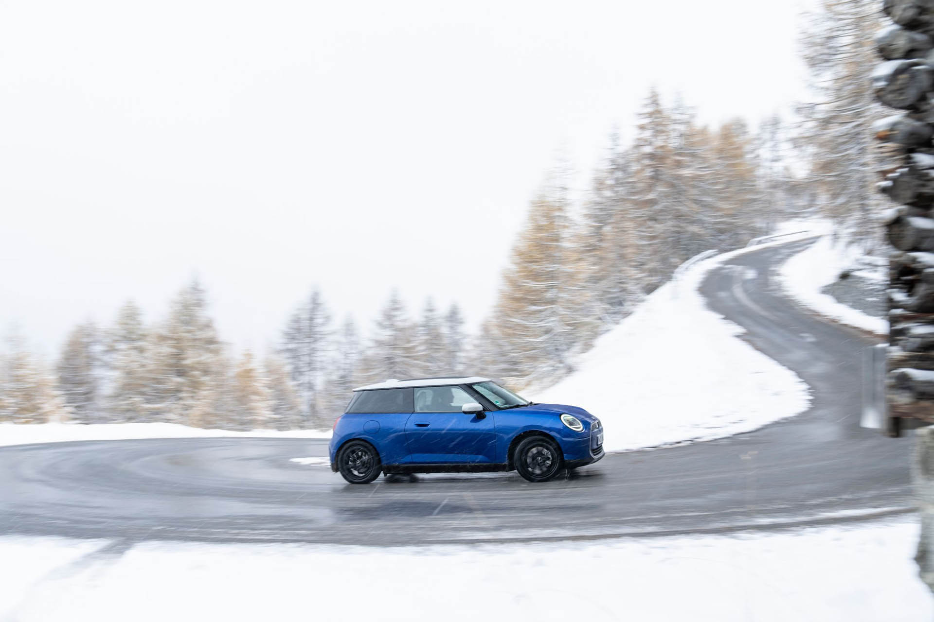 MINI Cooper SE 2024 05