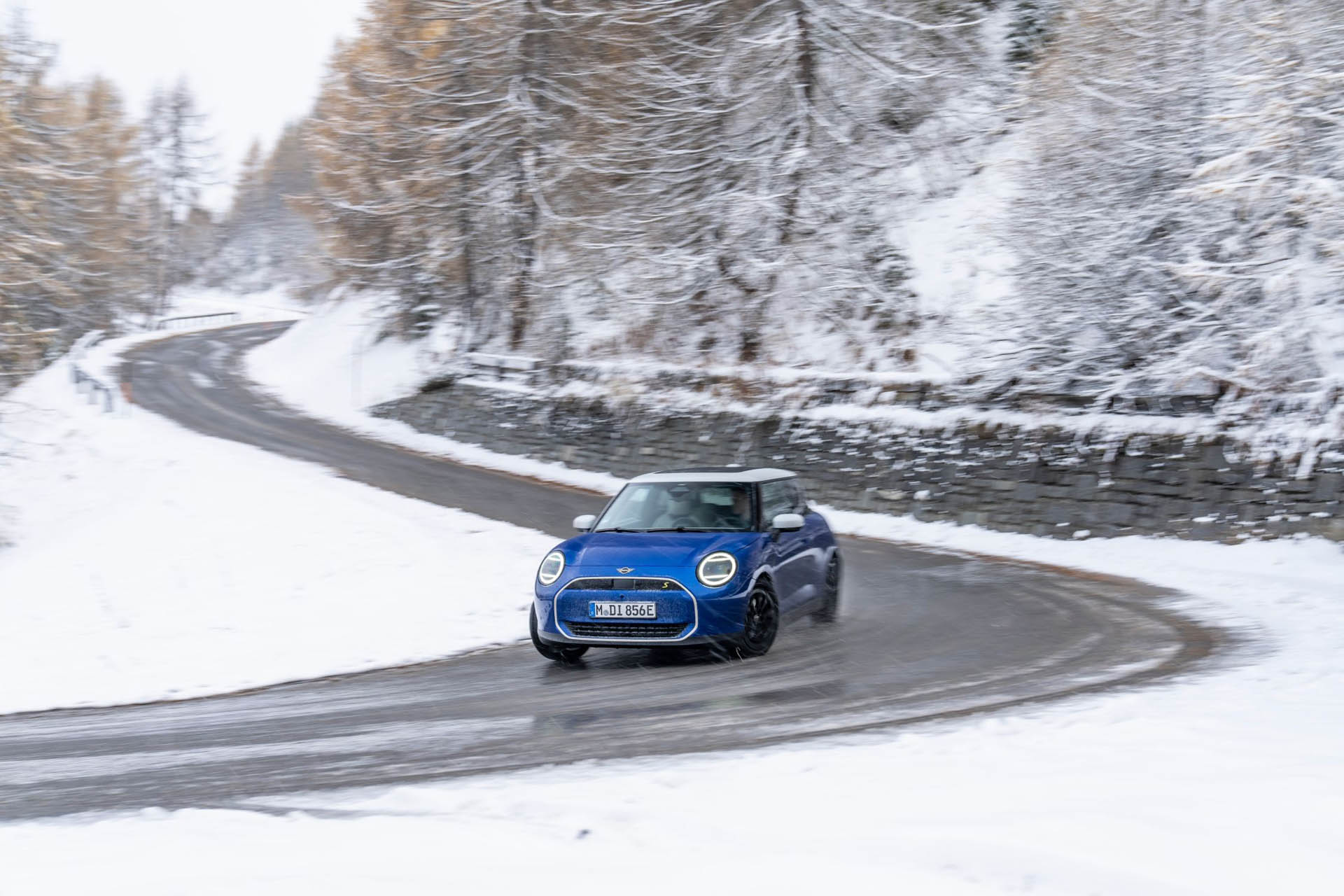 MINI Cooper SE 2024 06