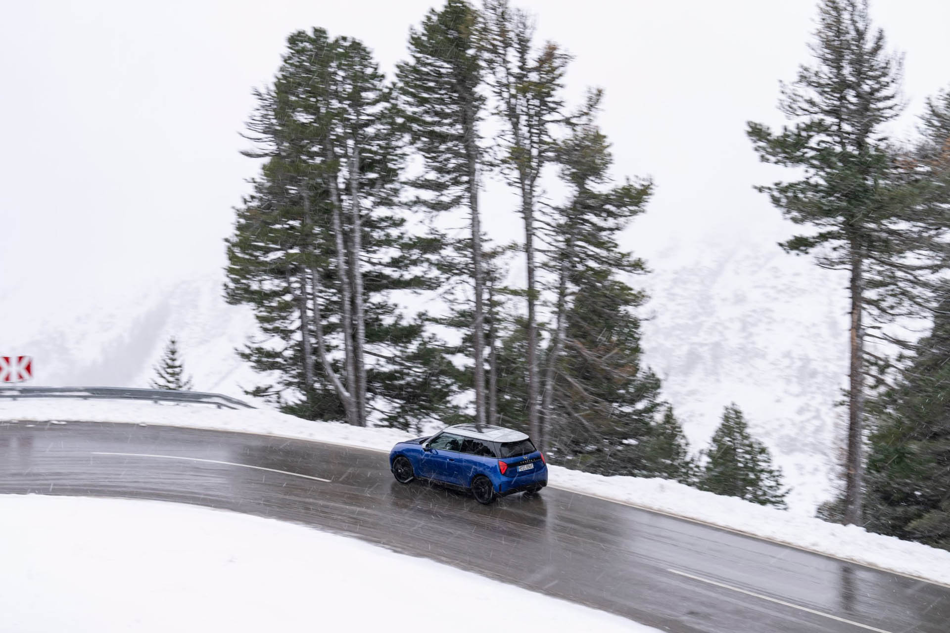 MINI Cooper SE 2024 07