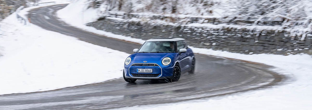 MINI Cooper SE 2024 nyito