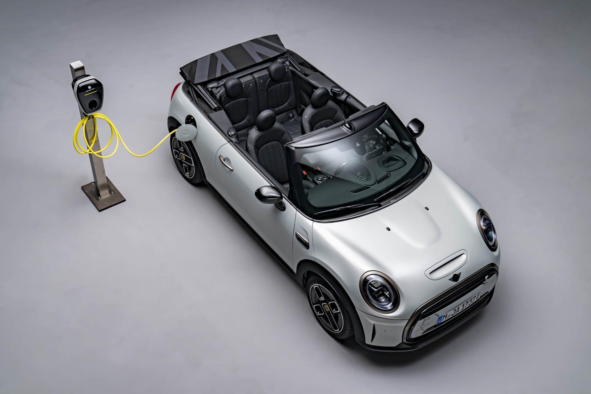 minicooperseconvertible2023dzs01
