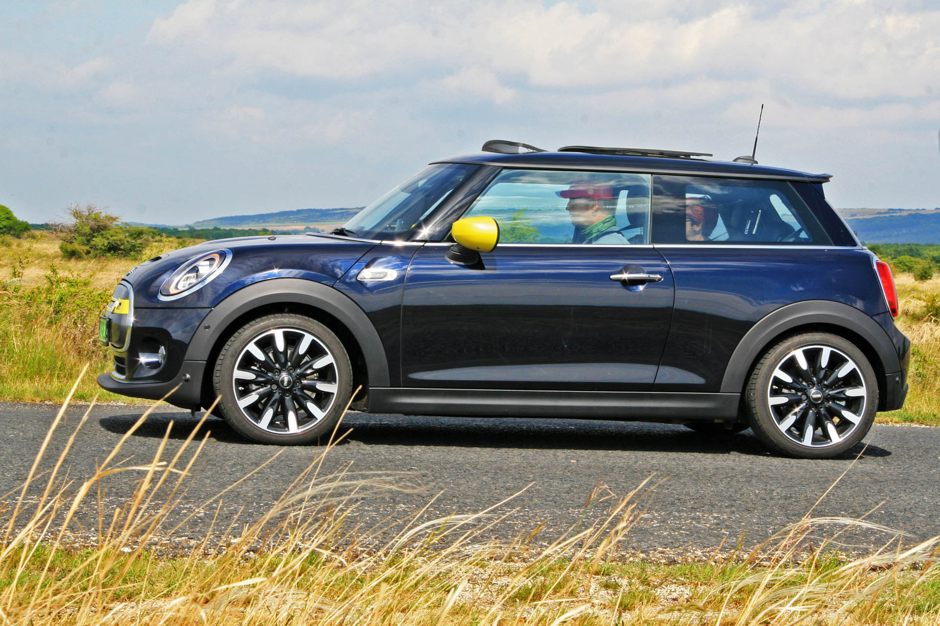 minicooperse-2020ny