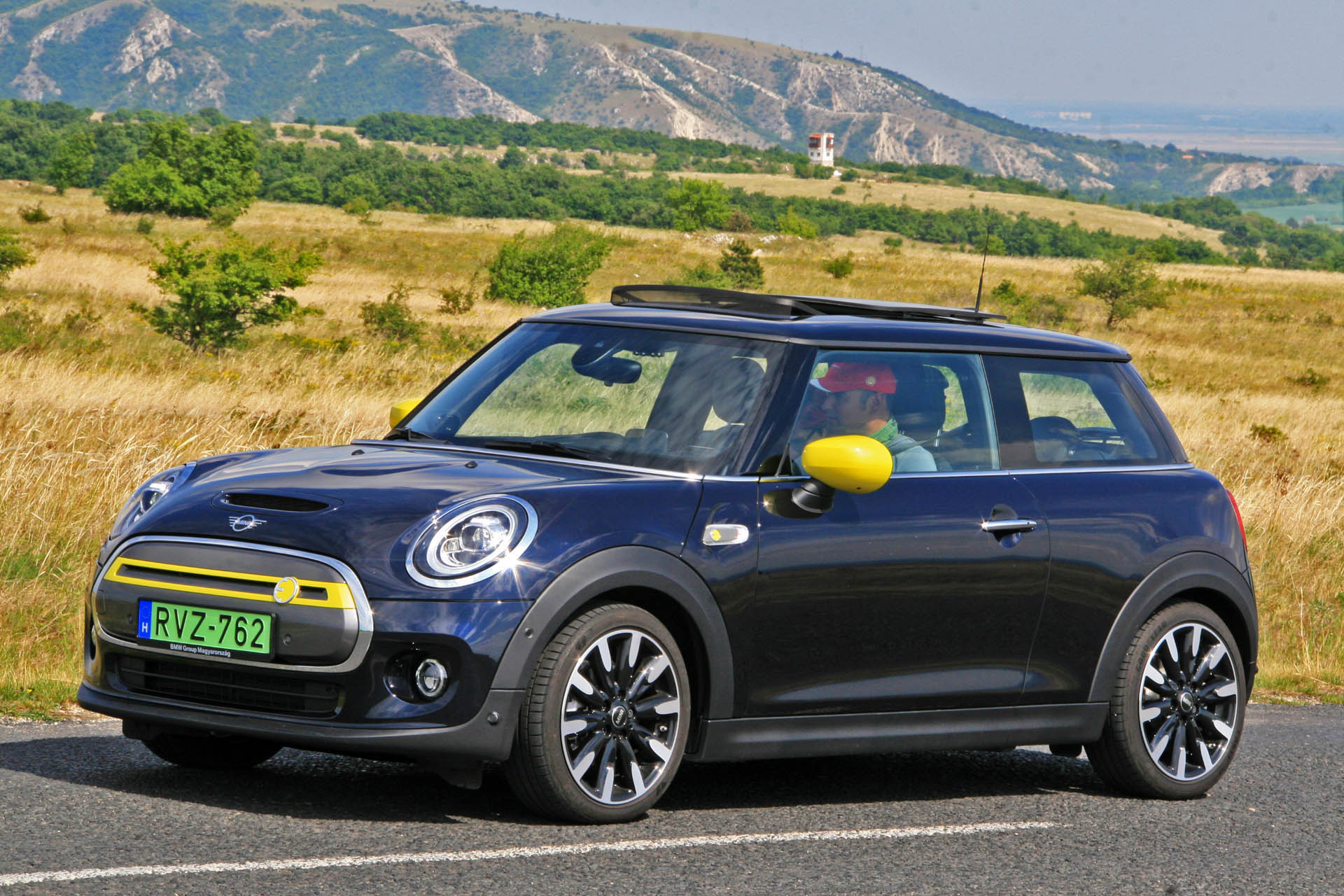 minicooperse-2020ny01