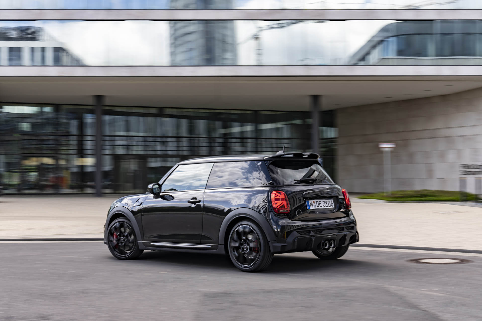 mini john cooper works 1to6 edition 11