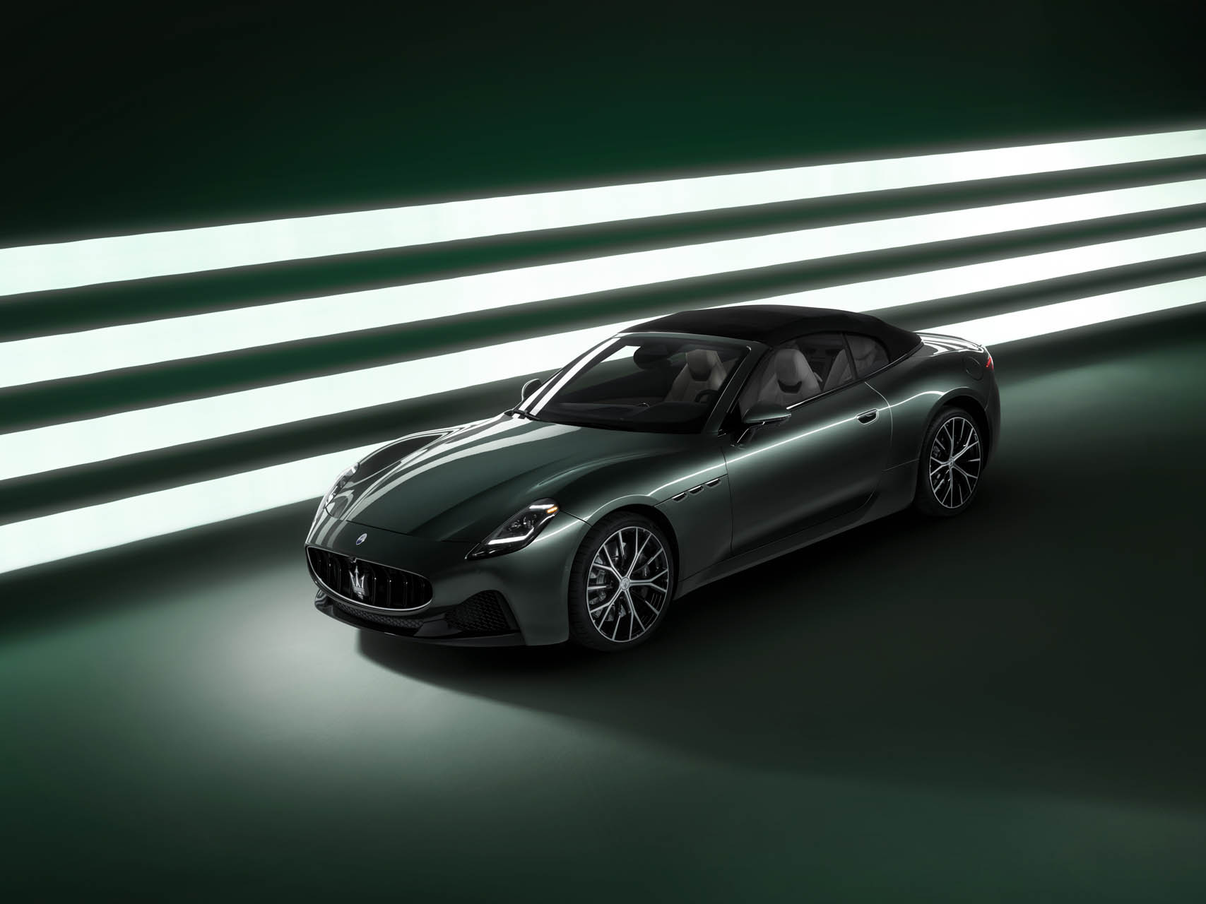 Original-25890-04-maserati-grancabrio-490-cv