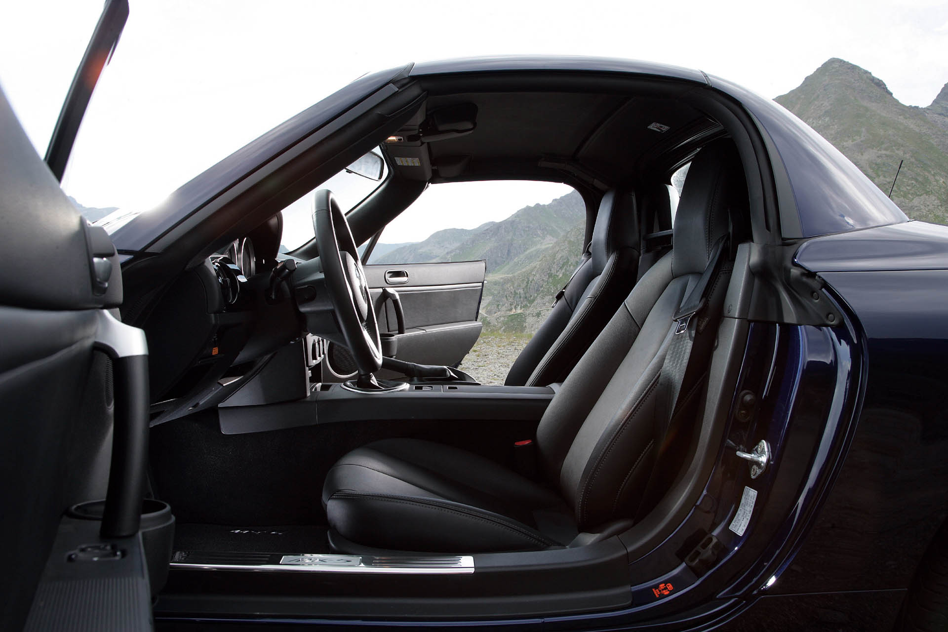 MX5 RCoupe interior5 highres