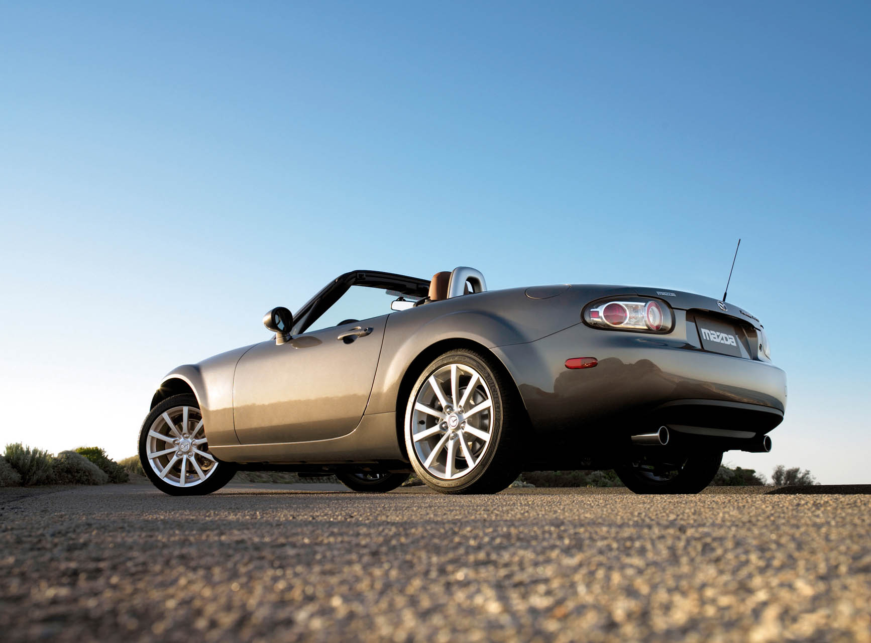 Mazda-MX5 2005 3 4rearstill highres