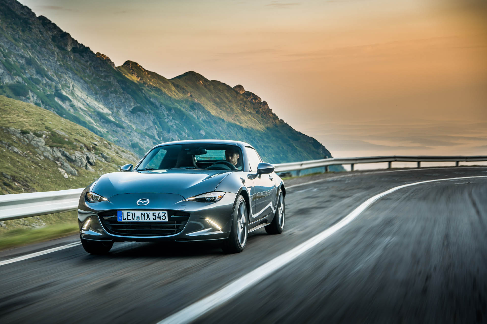 2019MX-5 RF Machine-Grey-40 highres