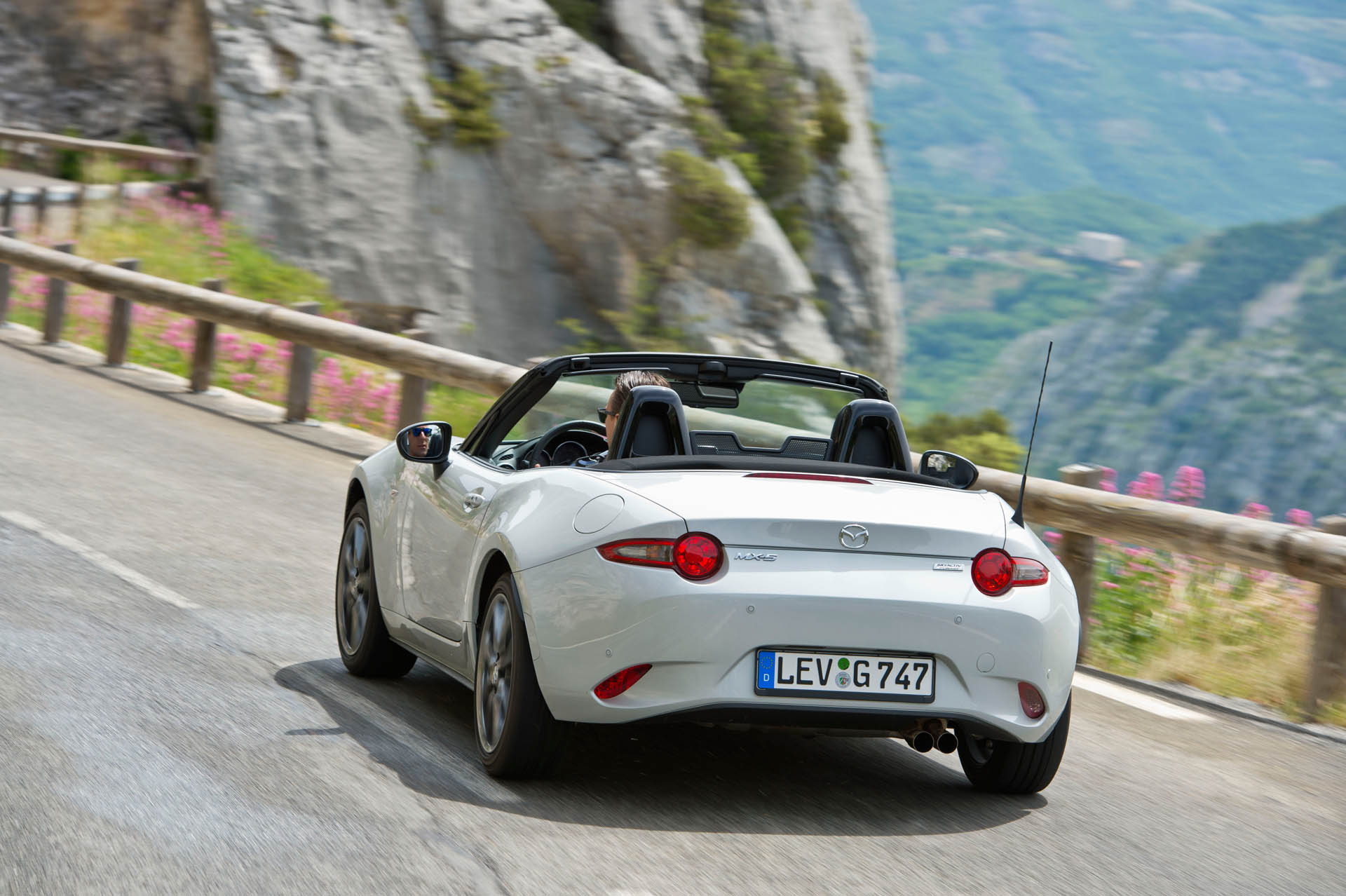 MX5 2015 SNEAK PEEK ACTION 39 highres