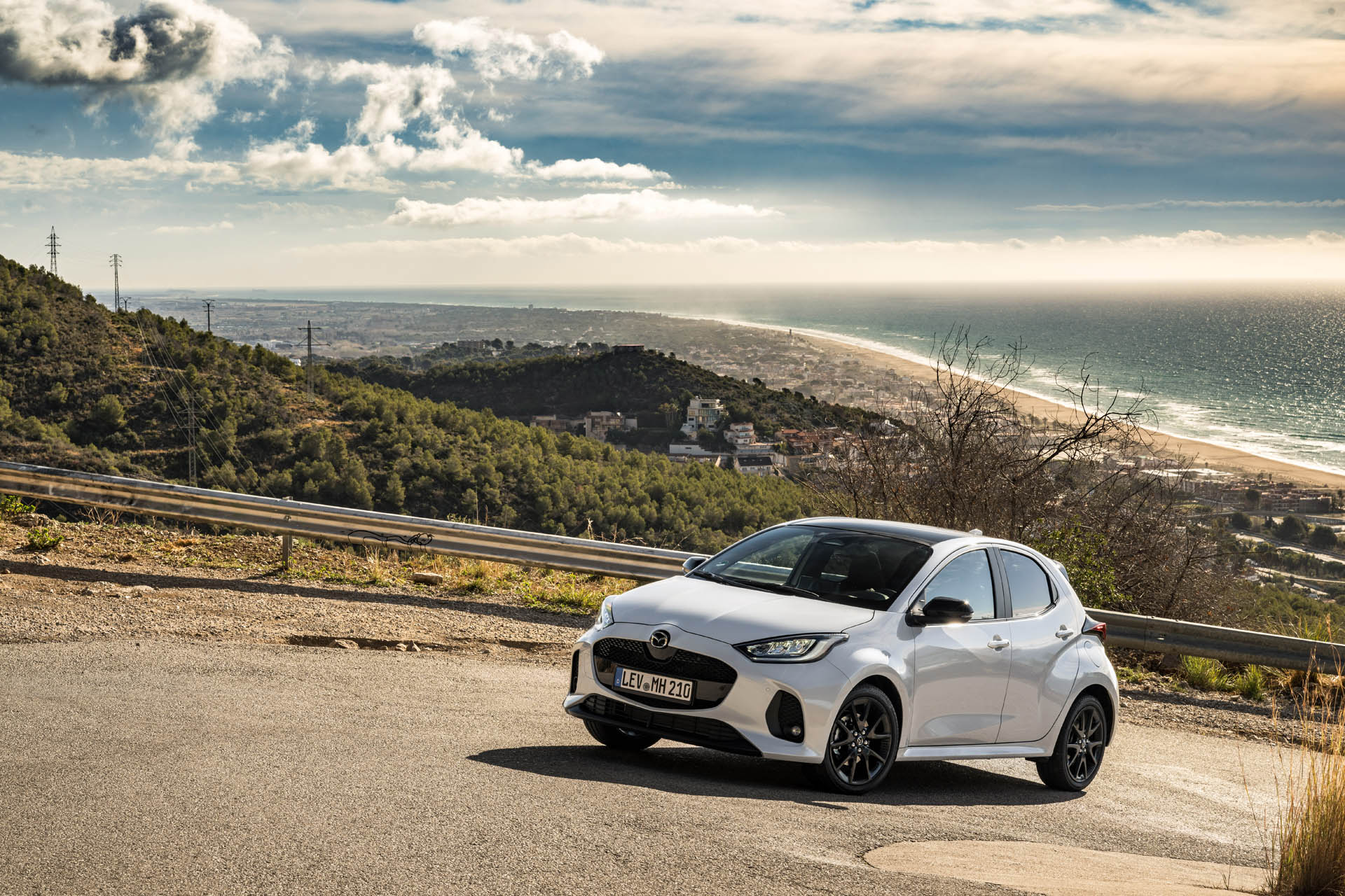 2024 mazda2 hybrid 40