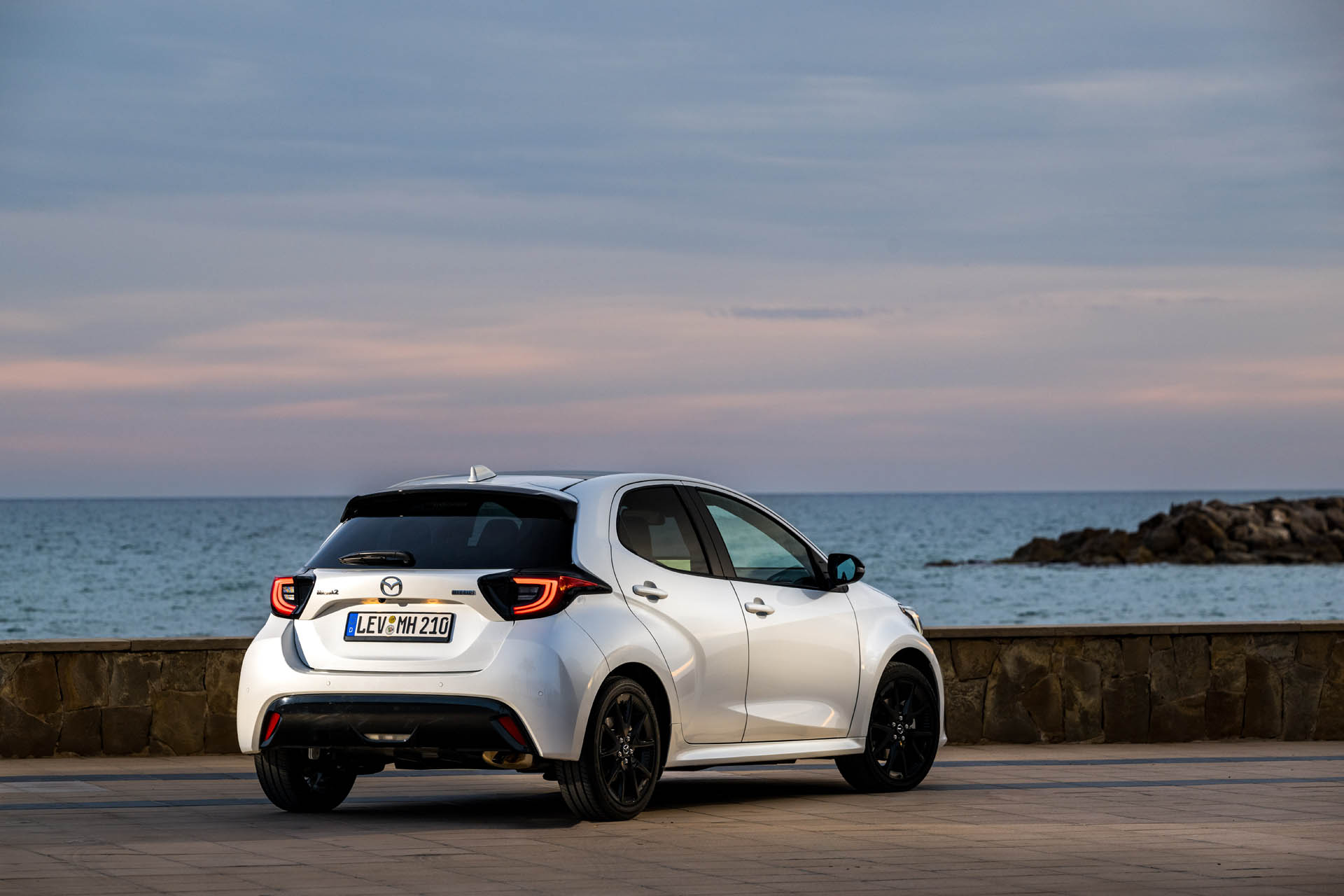 2024 mazda2 hybrid 43