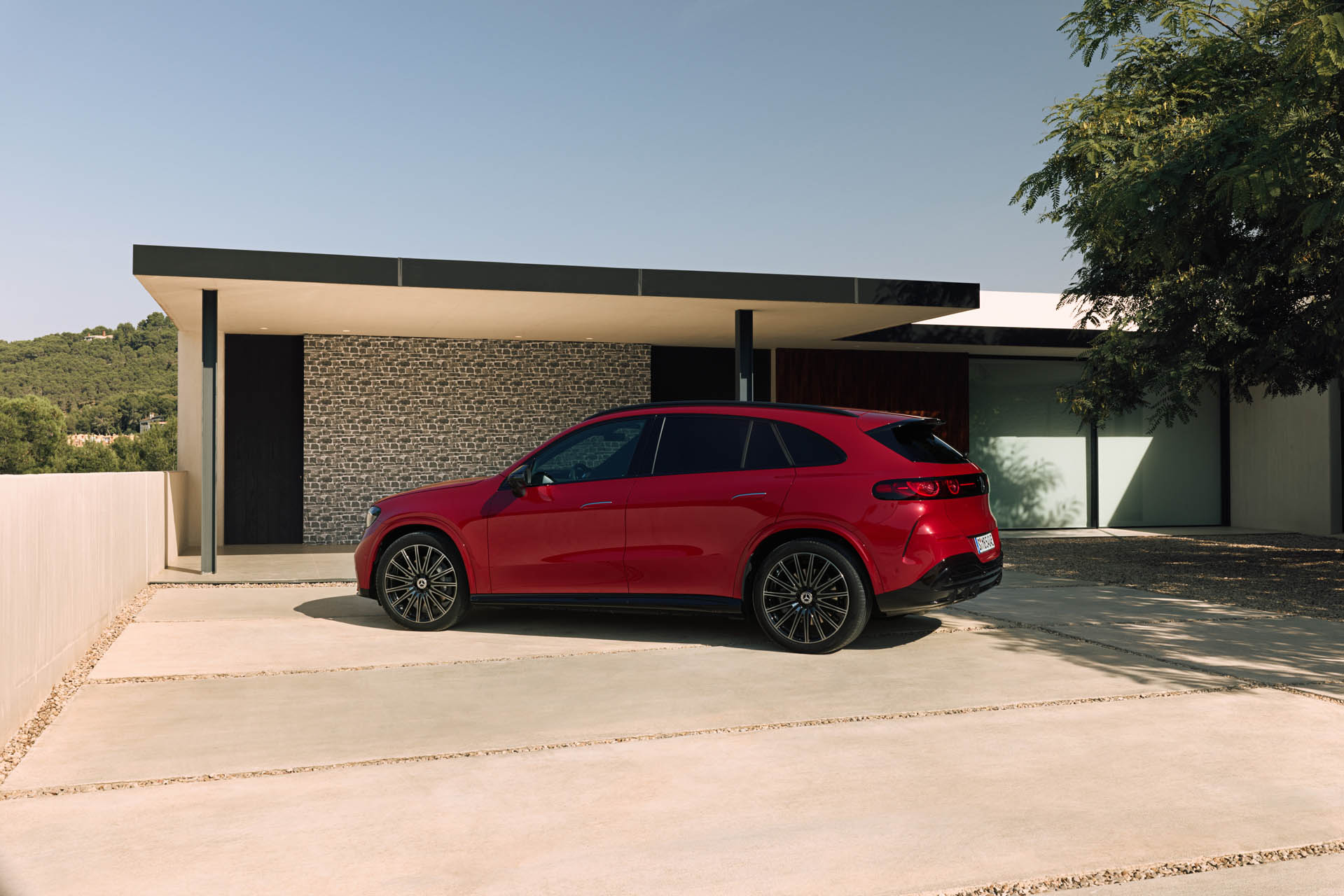 Mercedes-Benz GLCwith EQ tech 2025 25