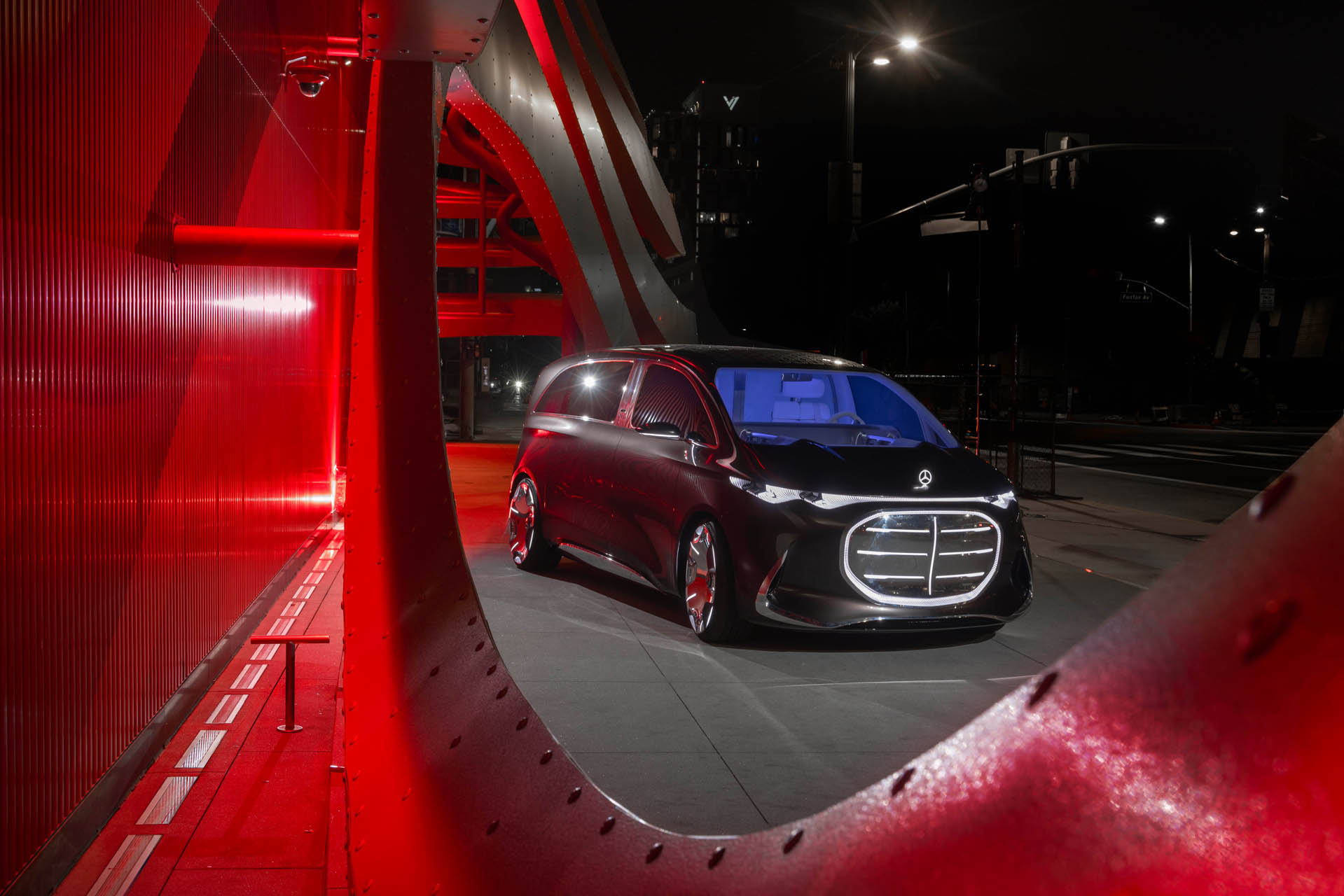 Mercedes Vision V in California 15
