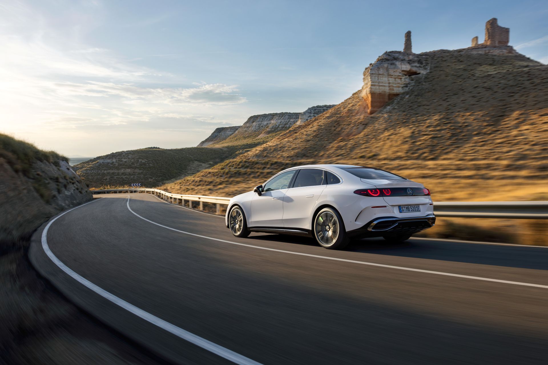 Mercedes-Benz electric C-Class 2026 21