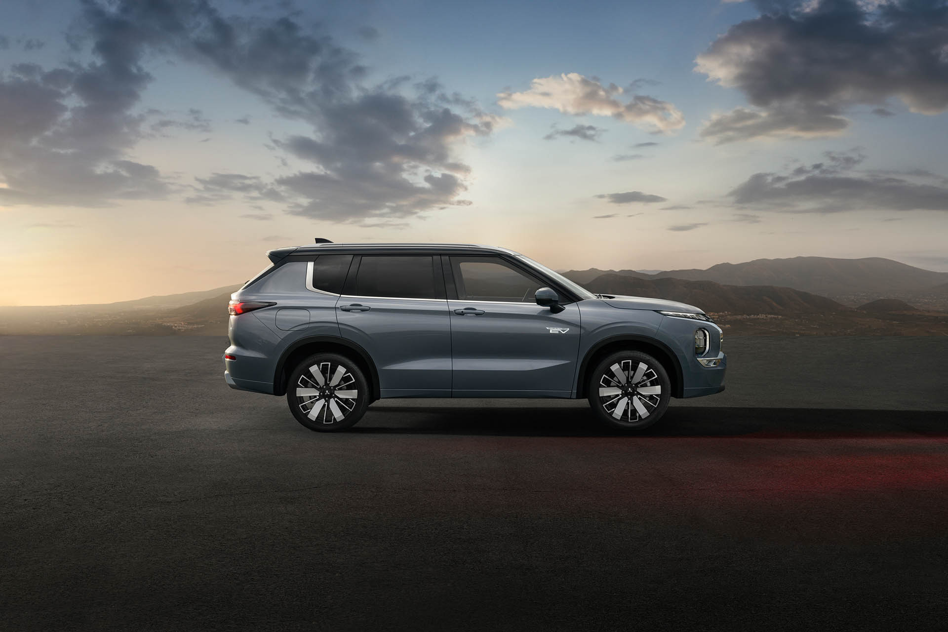 Mitsubishi Outlander PHEV 2025 03