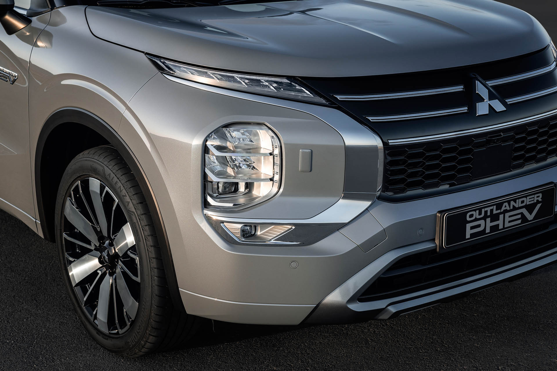 New Outlander PHEV 026L