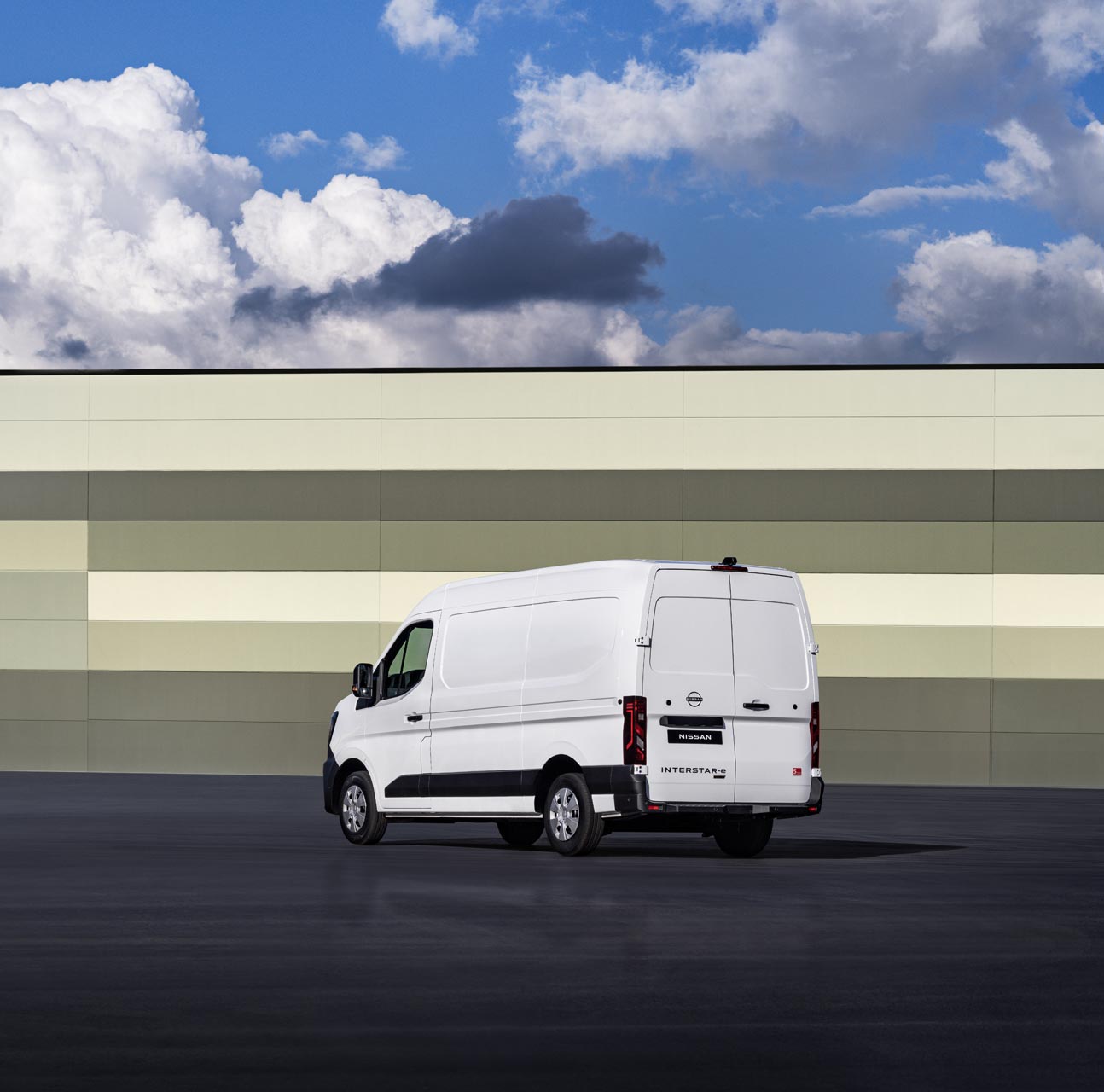 Nissan Interstar PK Final High 005.JPG